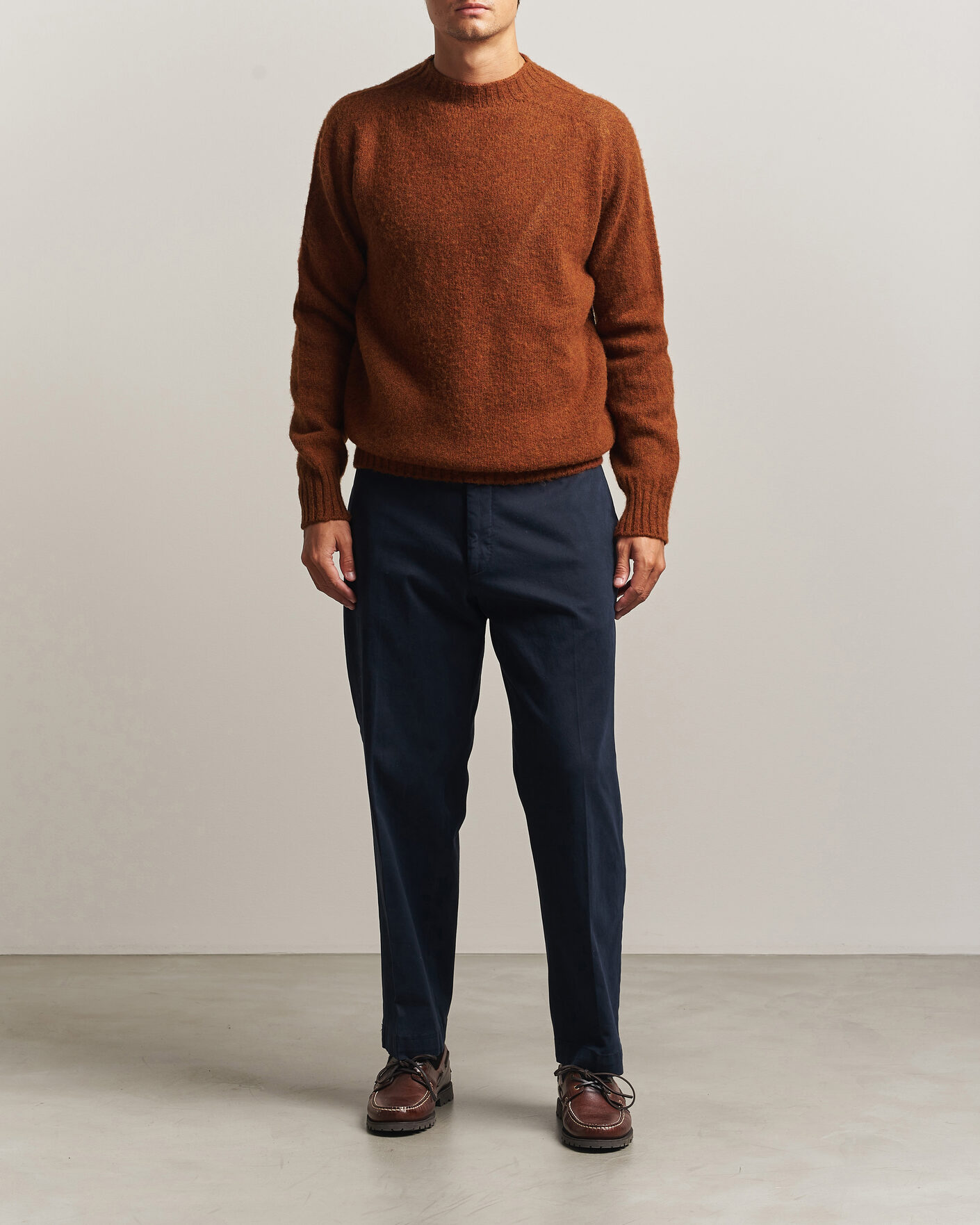 Herre | Gensere | Sunspel | Brushed Shetland Crew Neck Dark Tabacco