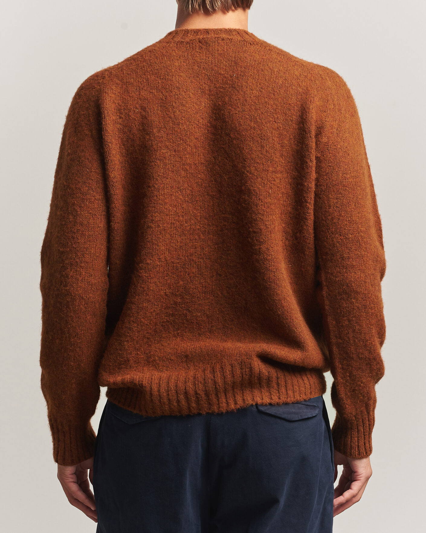 Herre | Gensere | Sunspel | Brushed Shetland Crew Neck Dark Tabacco