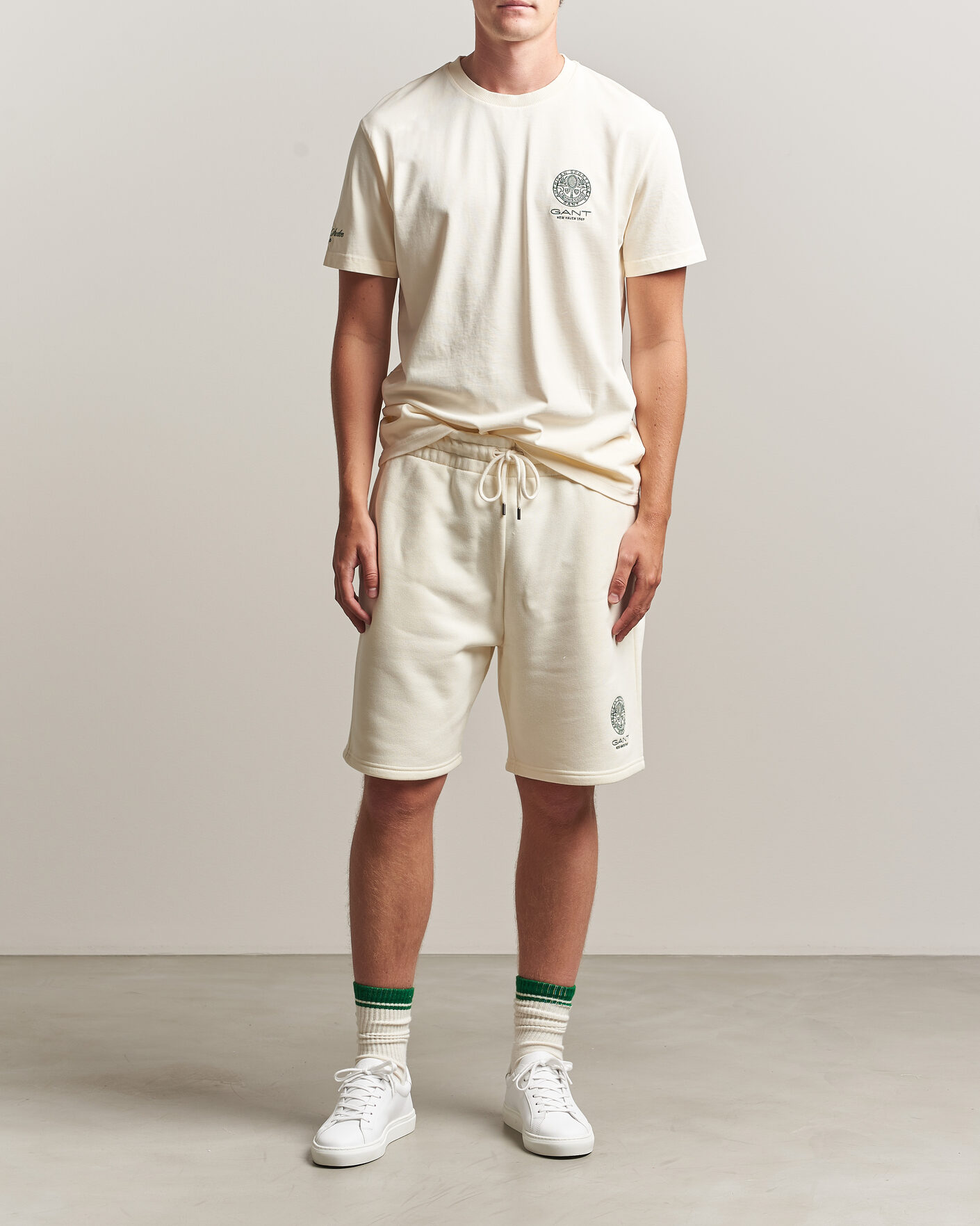 Herre | T-Shirts | Gant | Tournament Crew Neck T-Shirt Cream