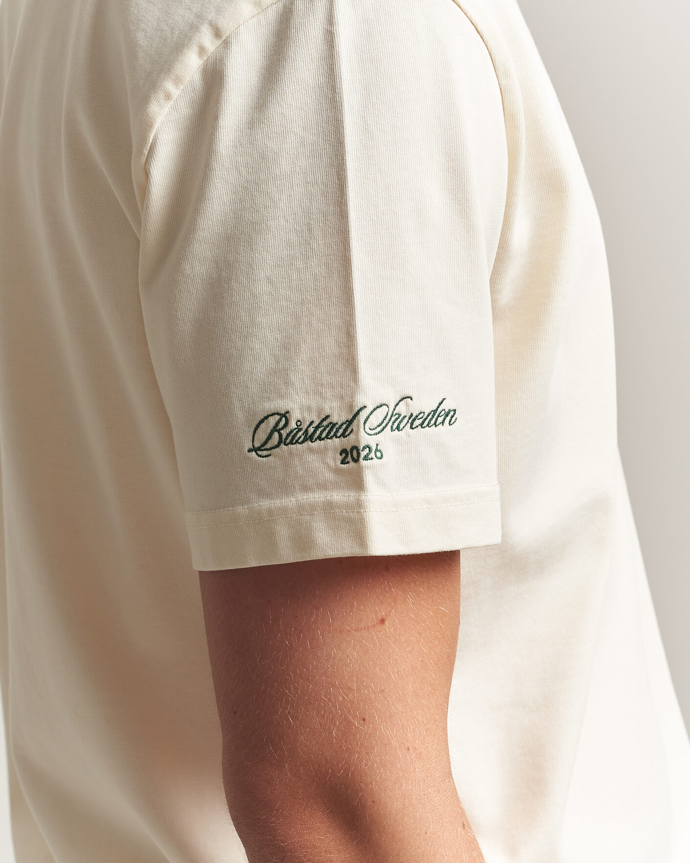 Herre | T-Shirts | Gant | Tournament Crew Neck T-Shirt Cream
