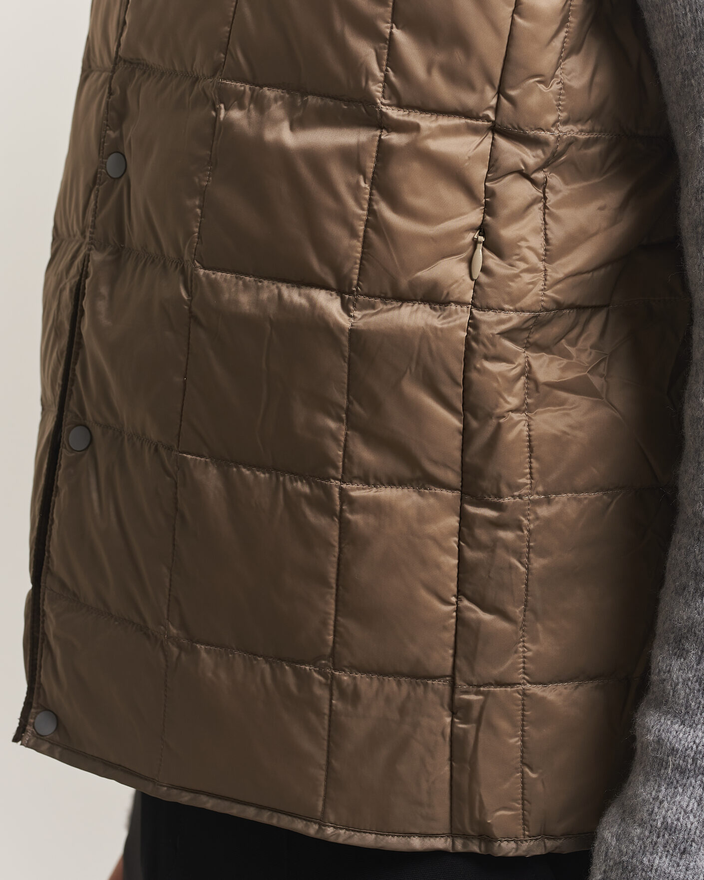 Herre | Vester | TAION | V-Neck Lightweight Down Vest Khaki