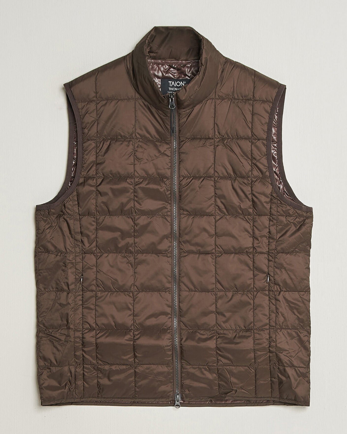 Herre | Vester | TAION | High Neck Full Zip Lightweight Down Vest Dark Choco