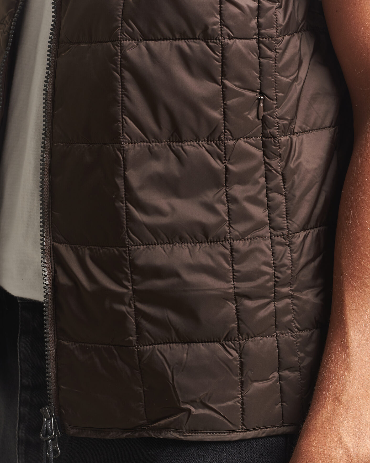Herre | Vester | TAION | High Neck Full Zip Lightweight Down Vest Dark Choco