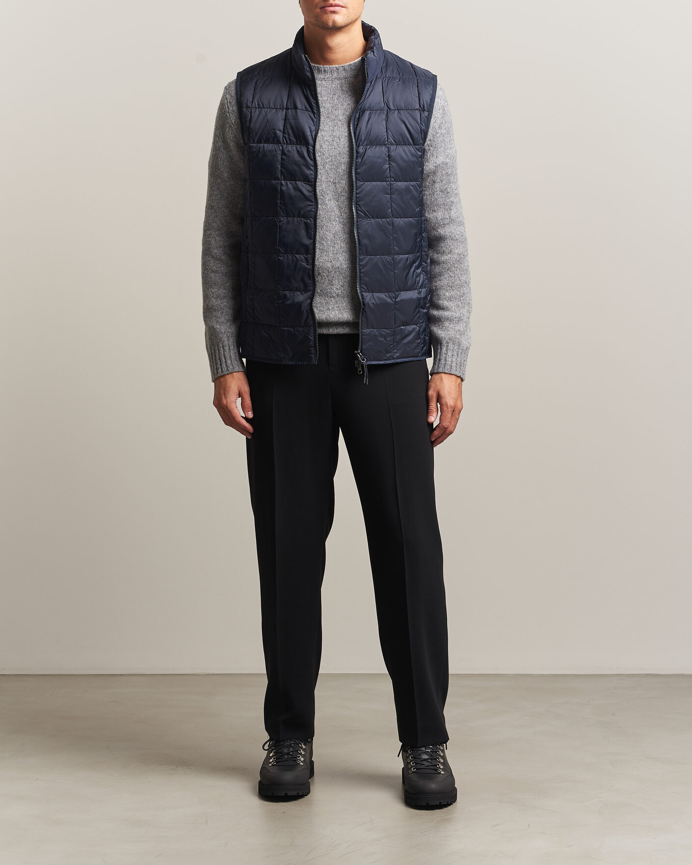 Herre | Vester | TAION | High Neck Full Zip Lightweight Down Vest Dark Navy