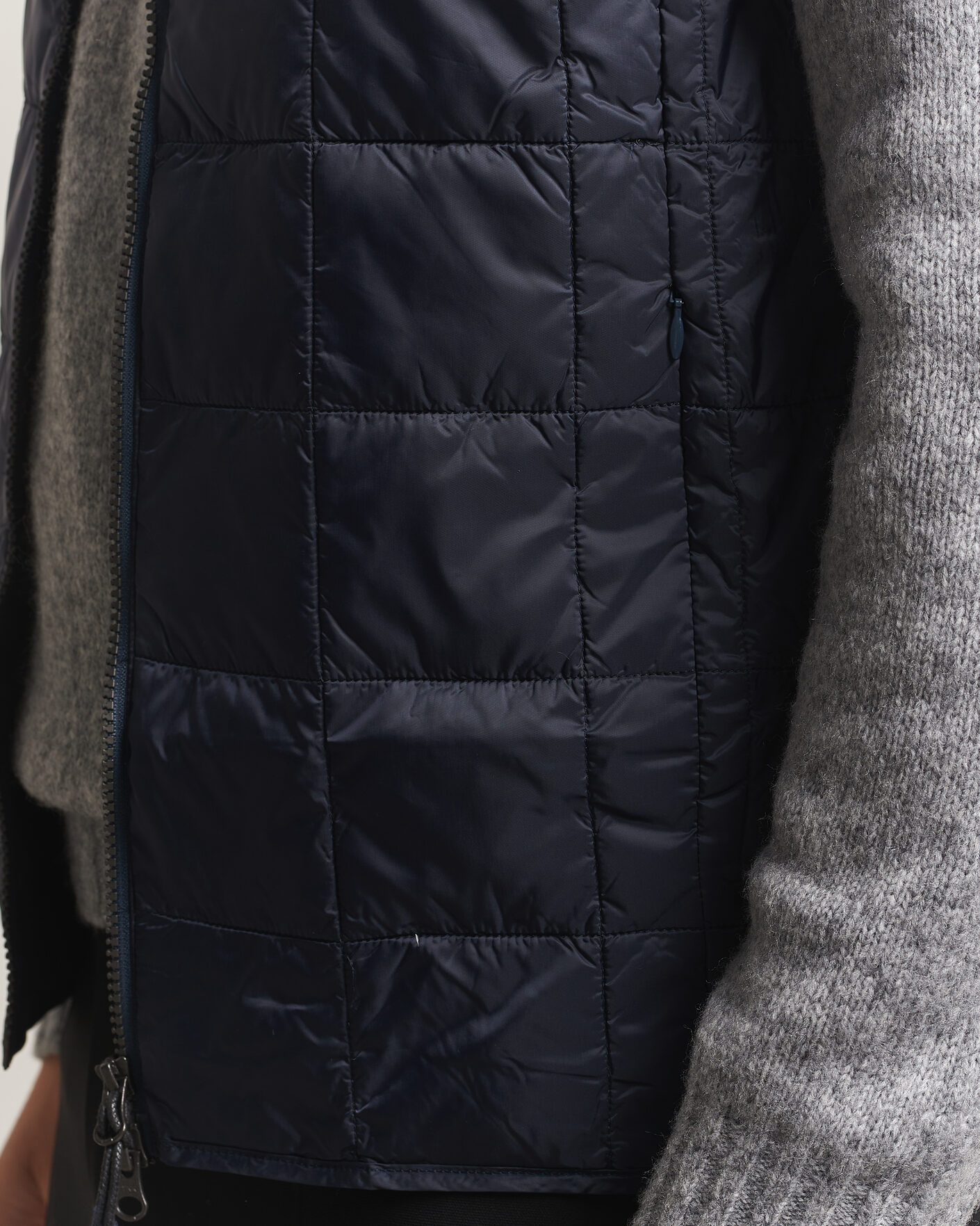 Herre | Vester | TAION | High Neck Full Zip Lightweight Down Vest Dark Navy