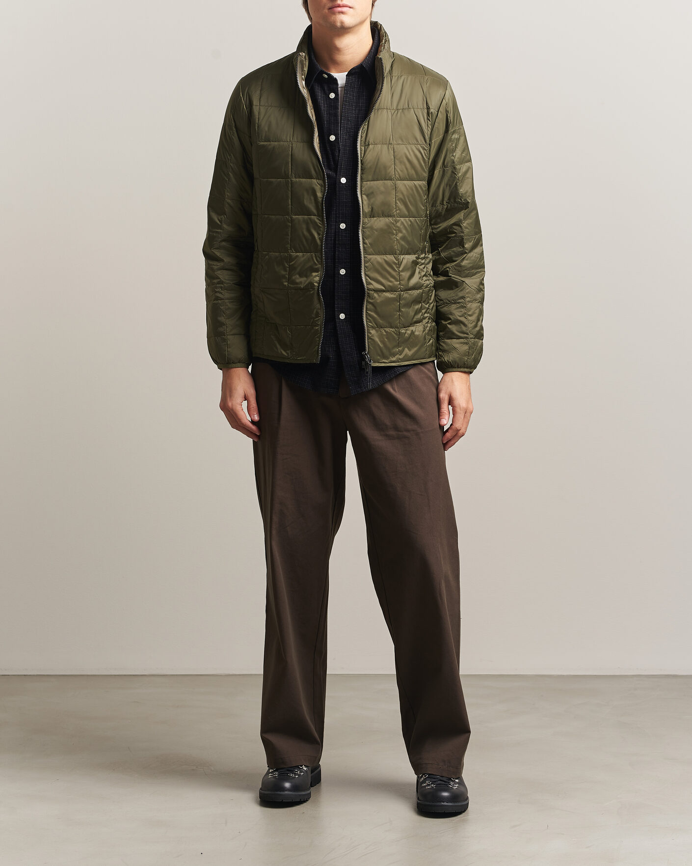 Herre | Jakker | TAION | High Neck Full Zip Lightweight Down Jacket Dark Olive