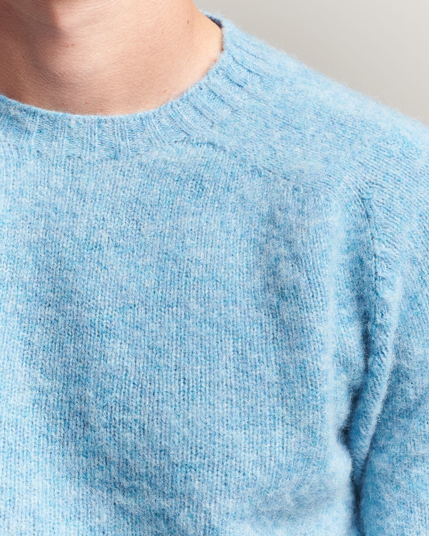 Herre | Gensere | Harley Of Scotland | Brushed Supersoft Lambswool Crewneck Loch Blue