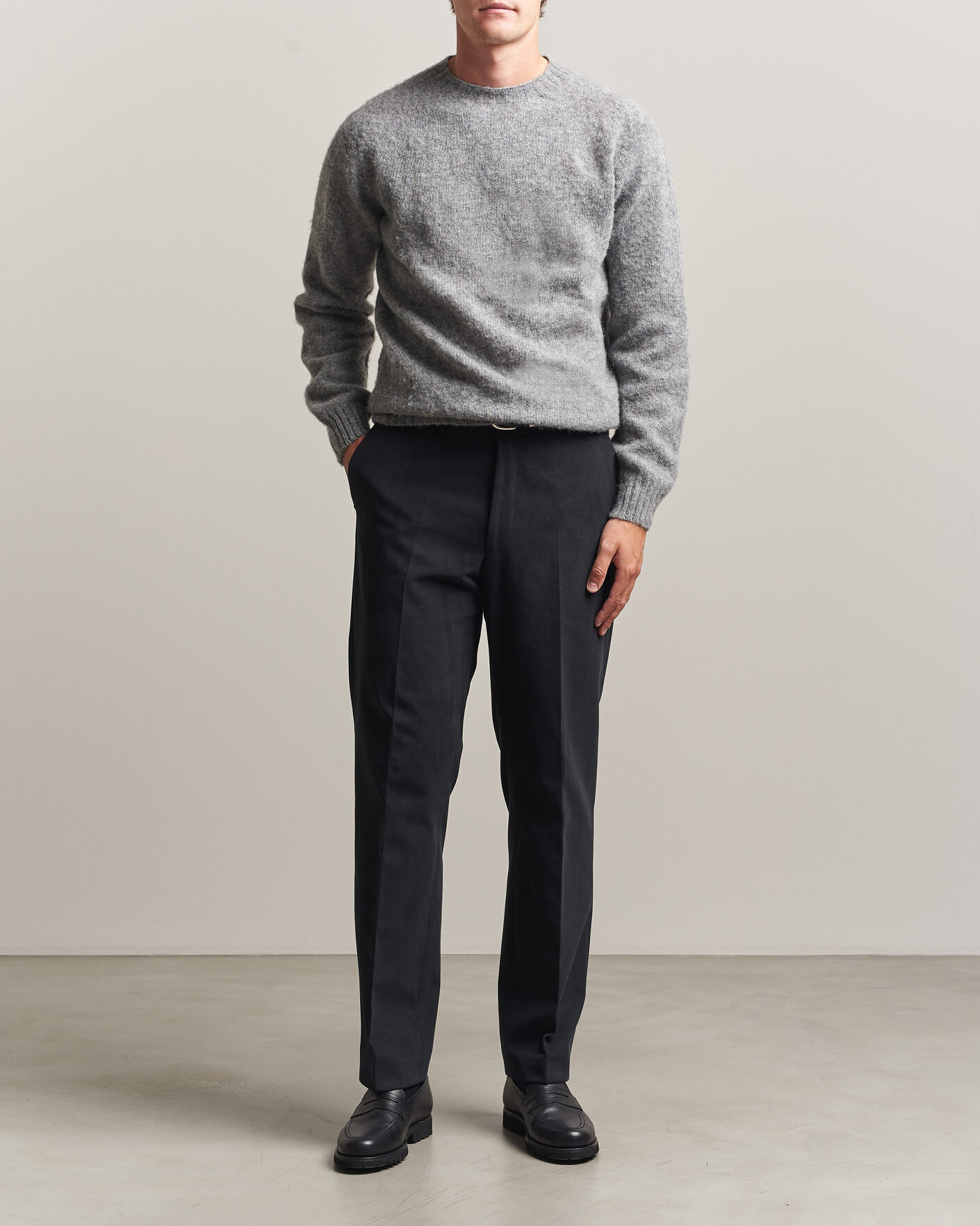 Herre | Gensere | Harley Of Scotland | Brushed Supersoft Lambswool Crewneck Mid Grey