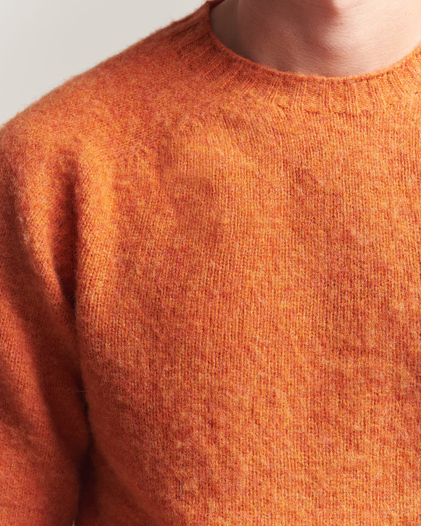 Herre | Gensere | Harley Of Scotland | Brushed Supersoft Lambswool Crewneck Satsuma