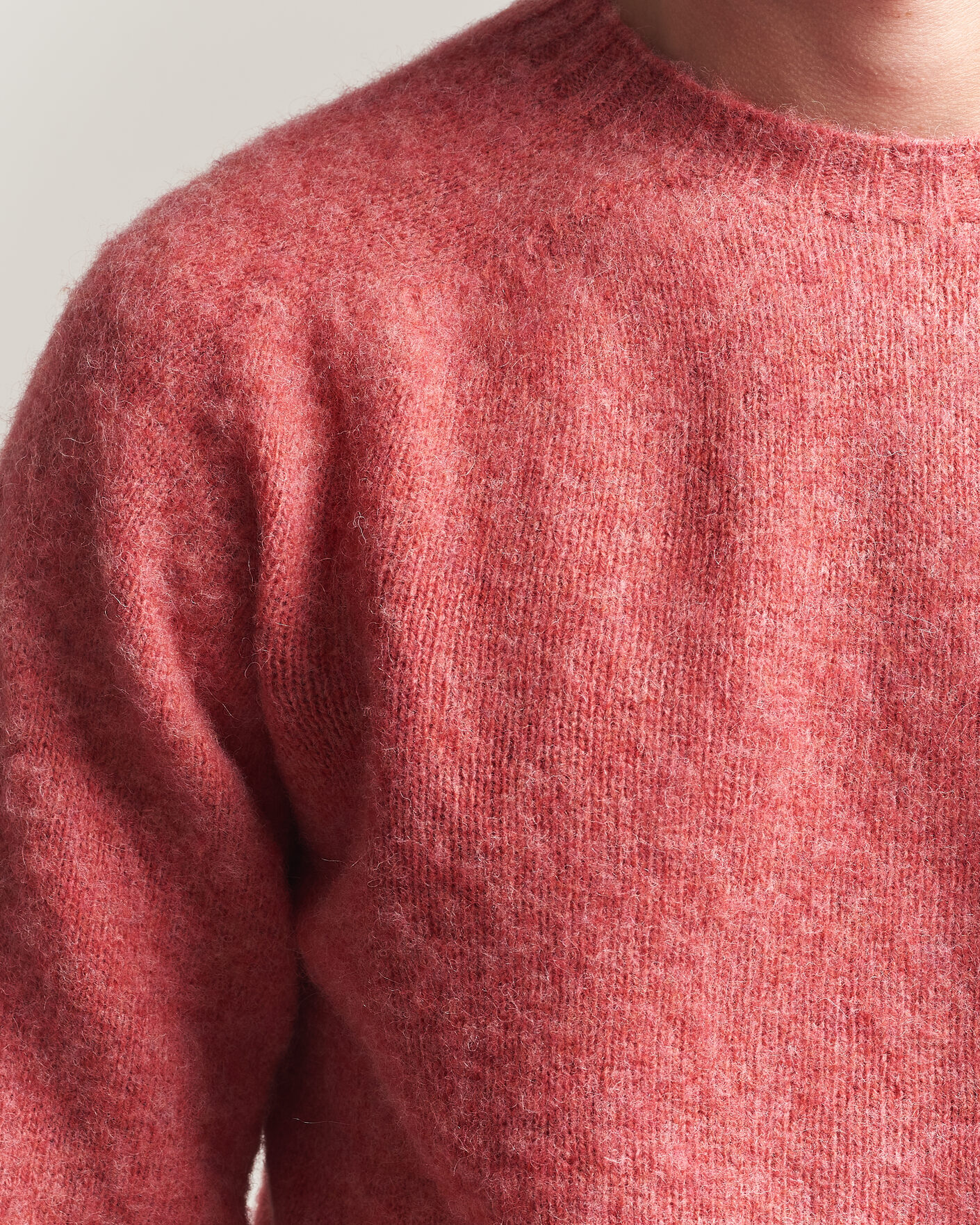 Herre | Gensere | Harley Of Scotland | Brushed Supersoft Lambswool Crewneck Tea Rose