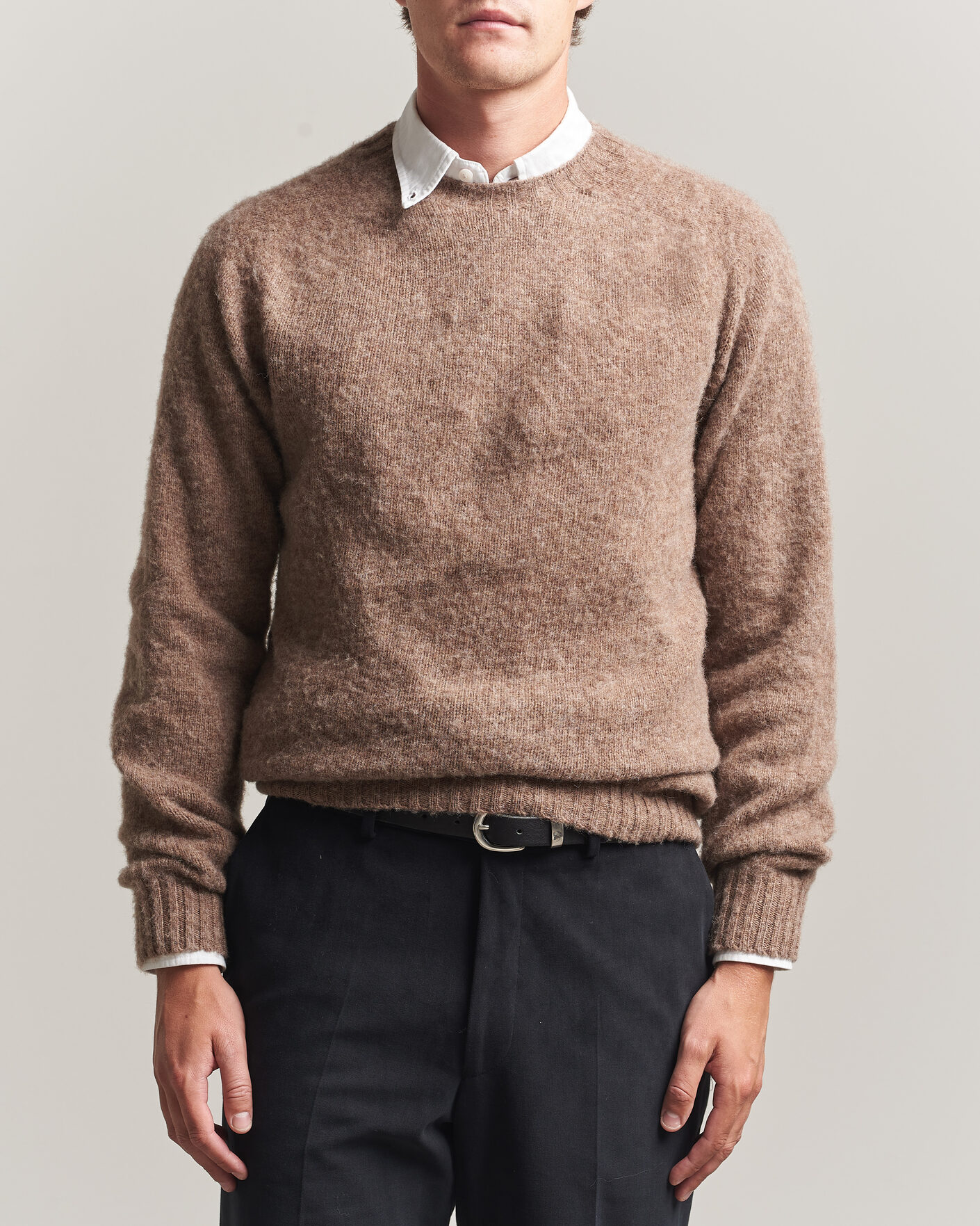 Herre | Gensere | Harley Of Scotland | Brushed Supersoft Lambswool Crewneck Tundra