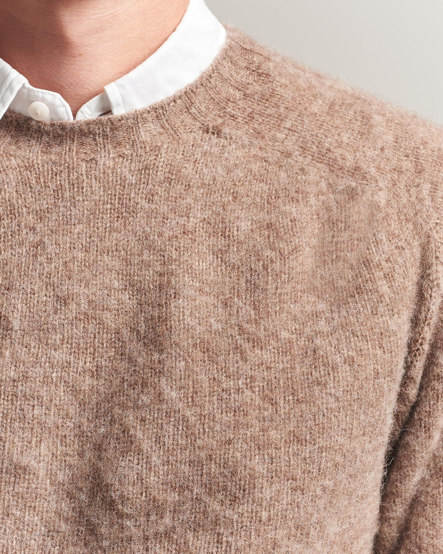 Herre | Gensere | Harley Of Scotland | Brushed Supersoft Lambswool Crewneck Tundra