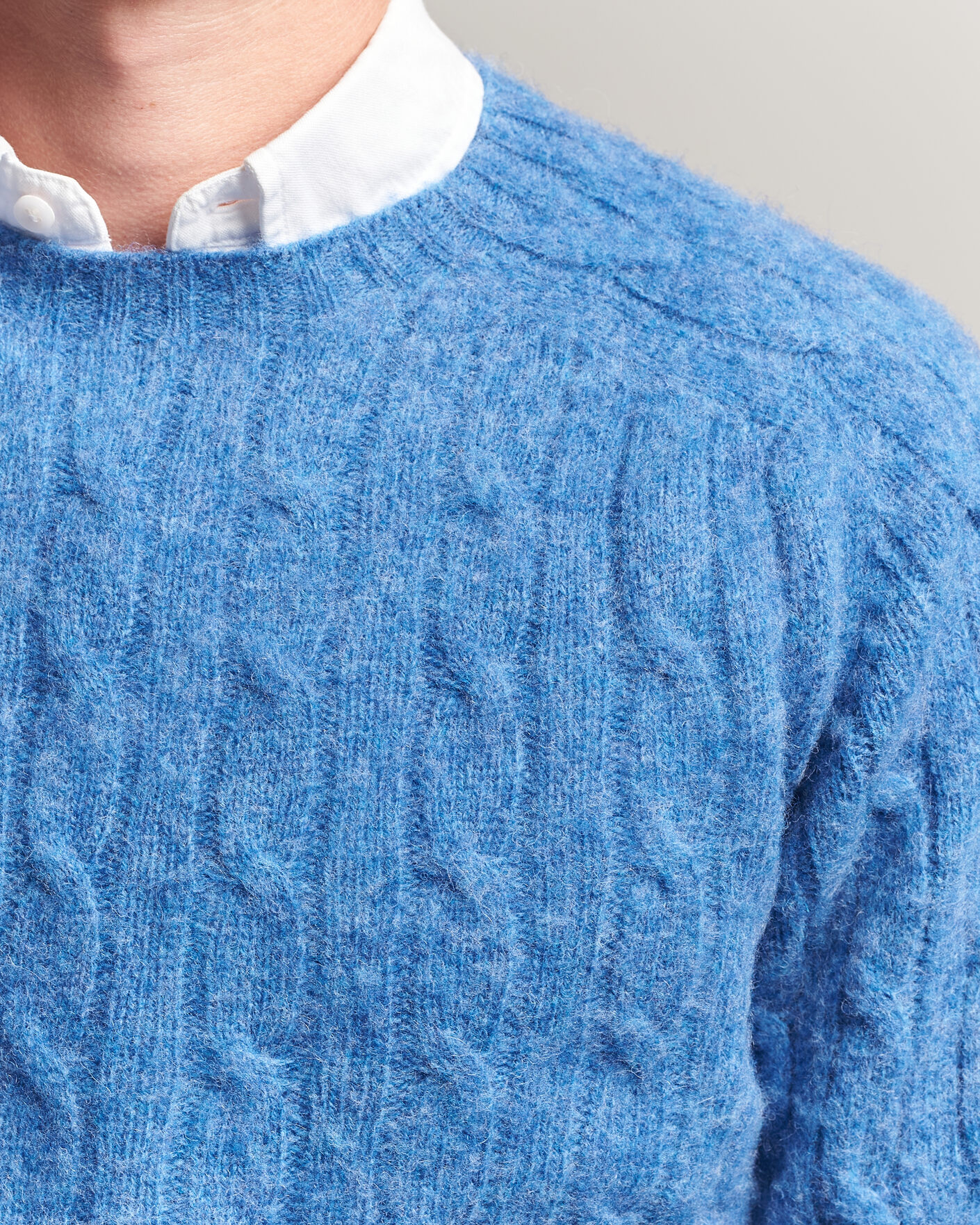 Herre | Gensere | Harley Of Scotland | Brushed Supersoft Lambswool Cable Cobalt
