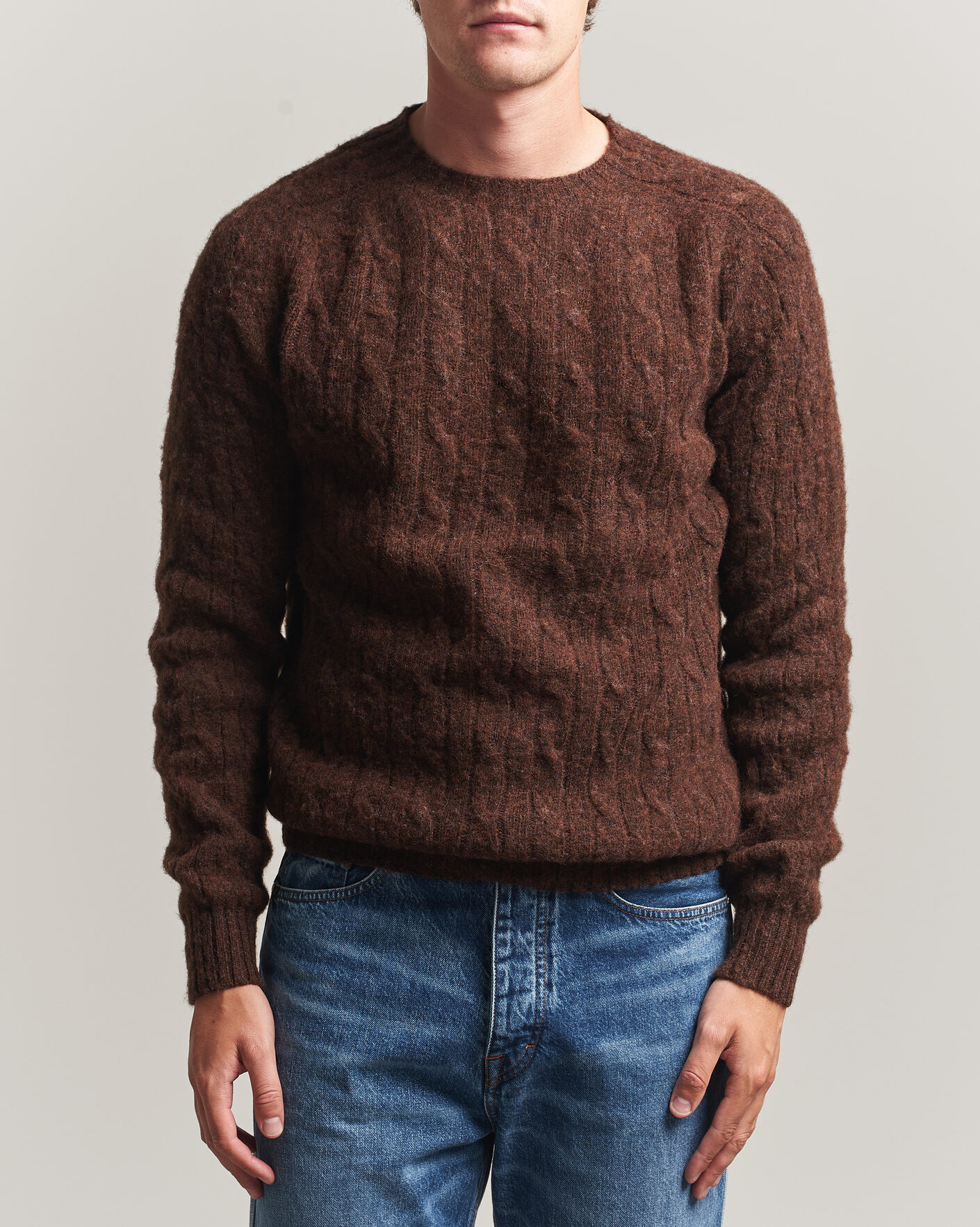 Herre | Gensere | Harley Of Scotland | Brushed Supersoft Lambswool Cable Marron