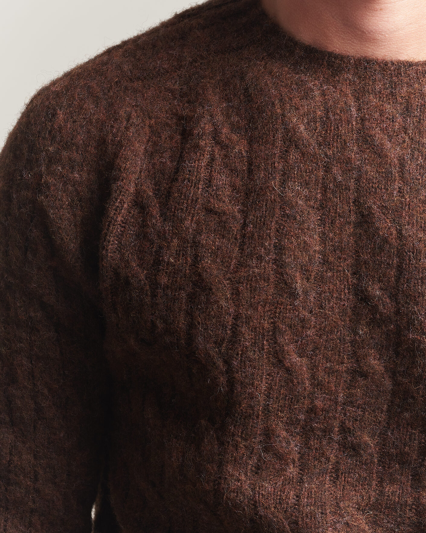 Herre | Gensere | Harley Of Scotland | Brushed Supersoft Lambswool Cable Marron
