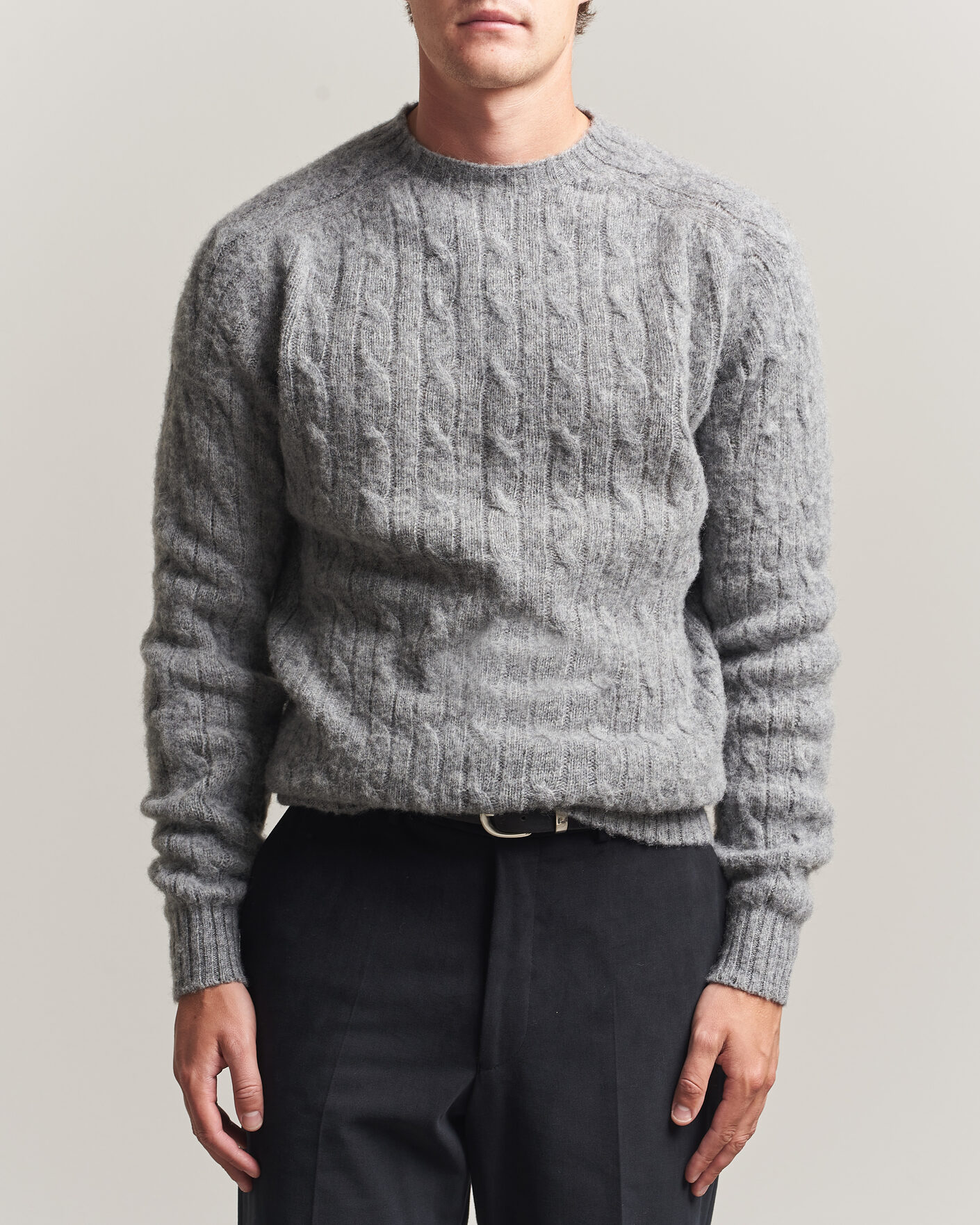 Herre | Gensere | Harley Of Scotland | Brushed Supersoft Lambswool Cable Mid Grey