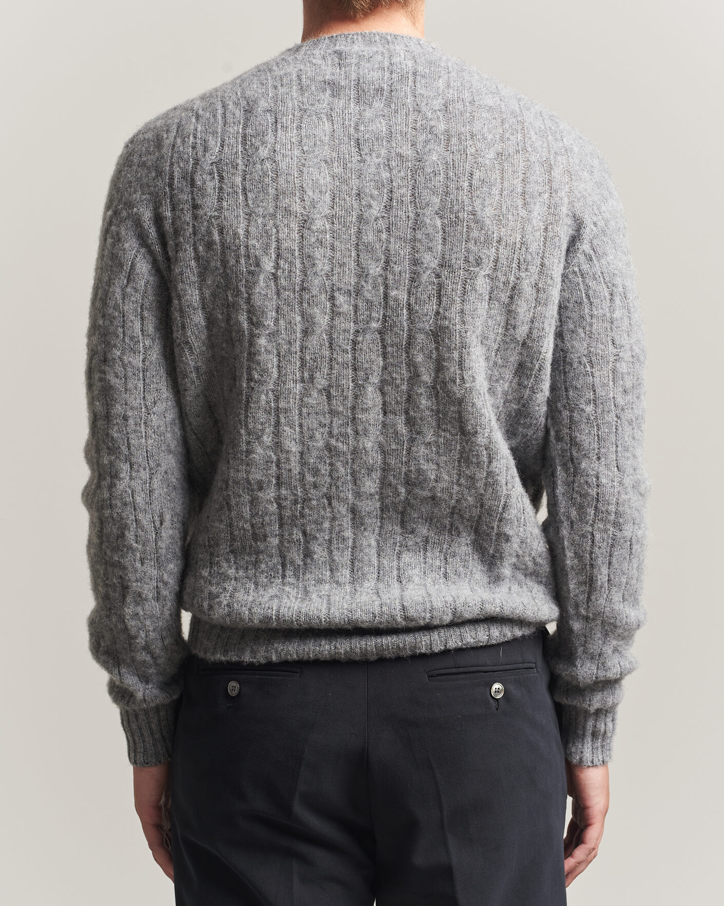 Herre | Gensere | Harley Of Scotland | Brushed Supersoft Lambswool Cable Mid Grey