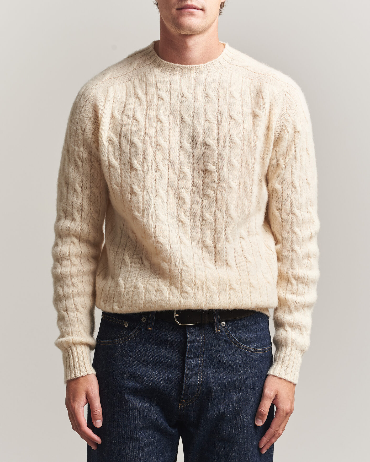 Herre | Gensere | Harley Of Scotland | Brushed Supersoft Lambswool Cable Vanilla