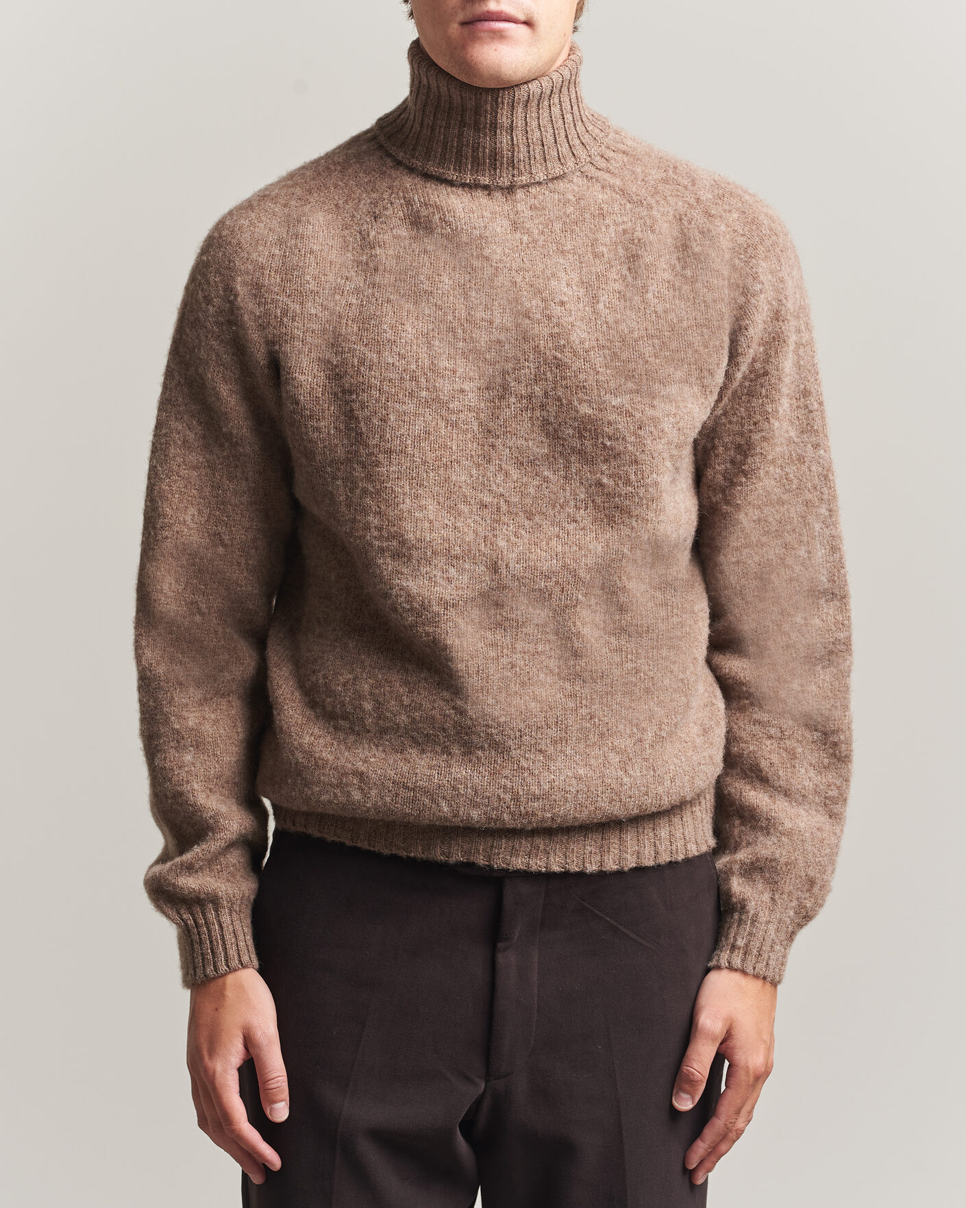 Herre | Gensere | Harley Of Scotland | Brushed Supersoft Lambswool Rollneck Tundra