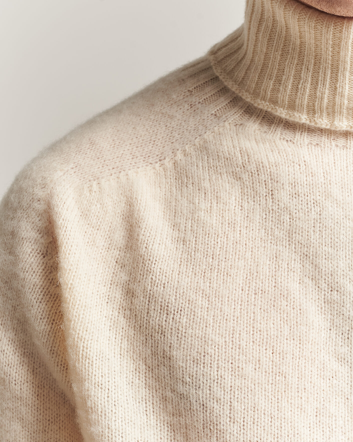 Herre | Gensere | Harley Of Scotland | Brushed Supersoft Lambswool Rollneck Vanilla