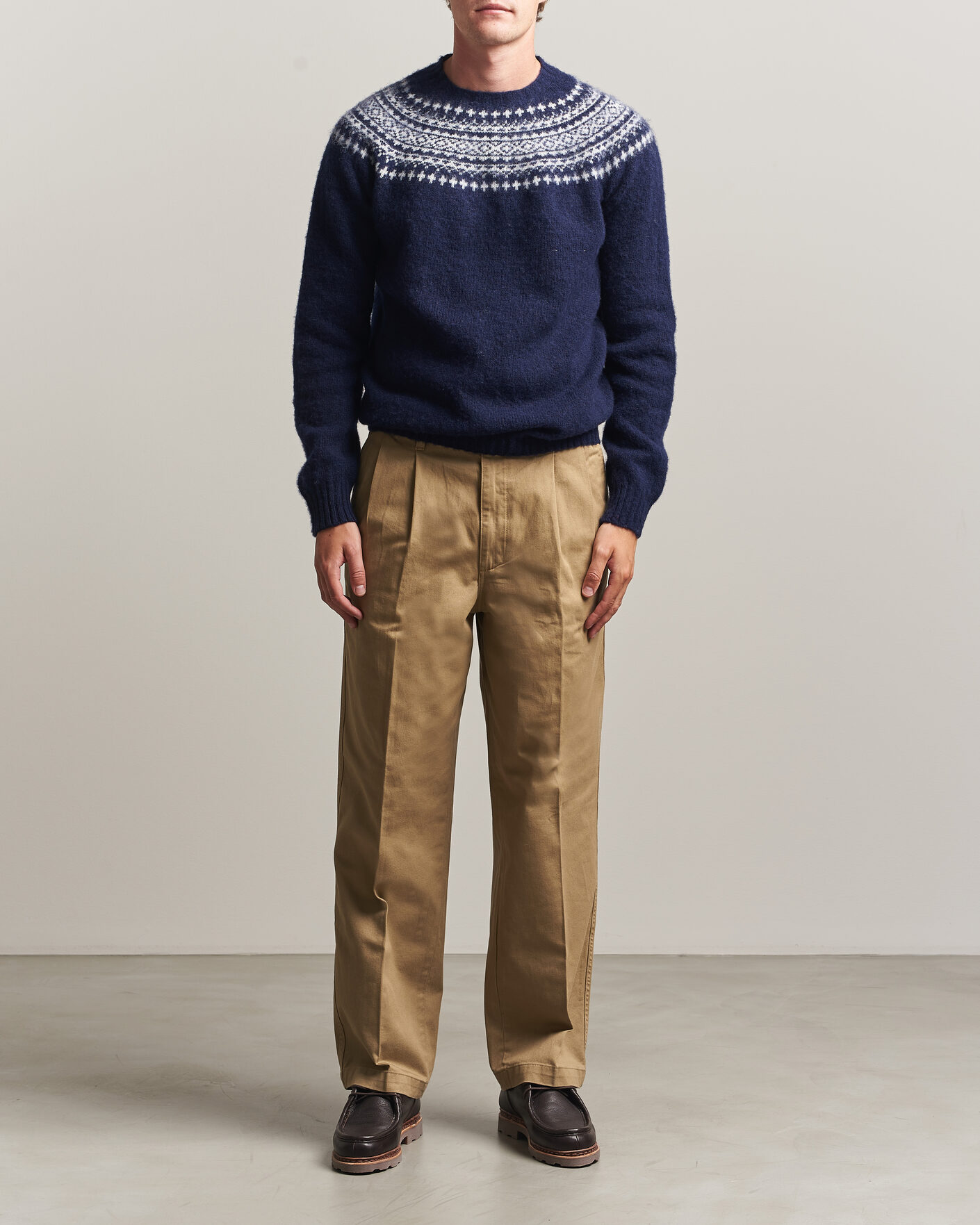 Herre | Gensere | Harley Of Scotland | Brushed Supersoft Lambswool Yolk Fairisle Navy/Snow White