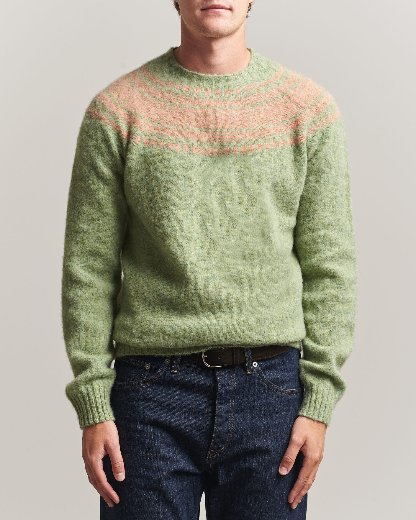 Herre | Gensere | Harley Of Scotland | Brushed Supersoft Lambswool Yolk Fairisle Sage/Parfait