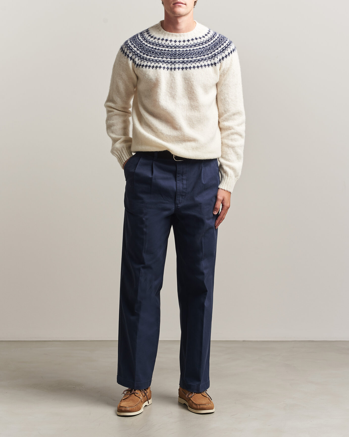 Herre | Gensere | Harley Of Scotland | Brushed Supersoft Lambswool Yolk Fairisle Snow White/Navy