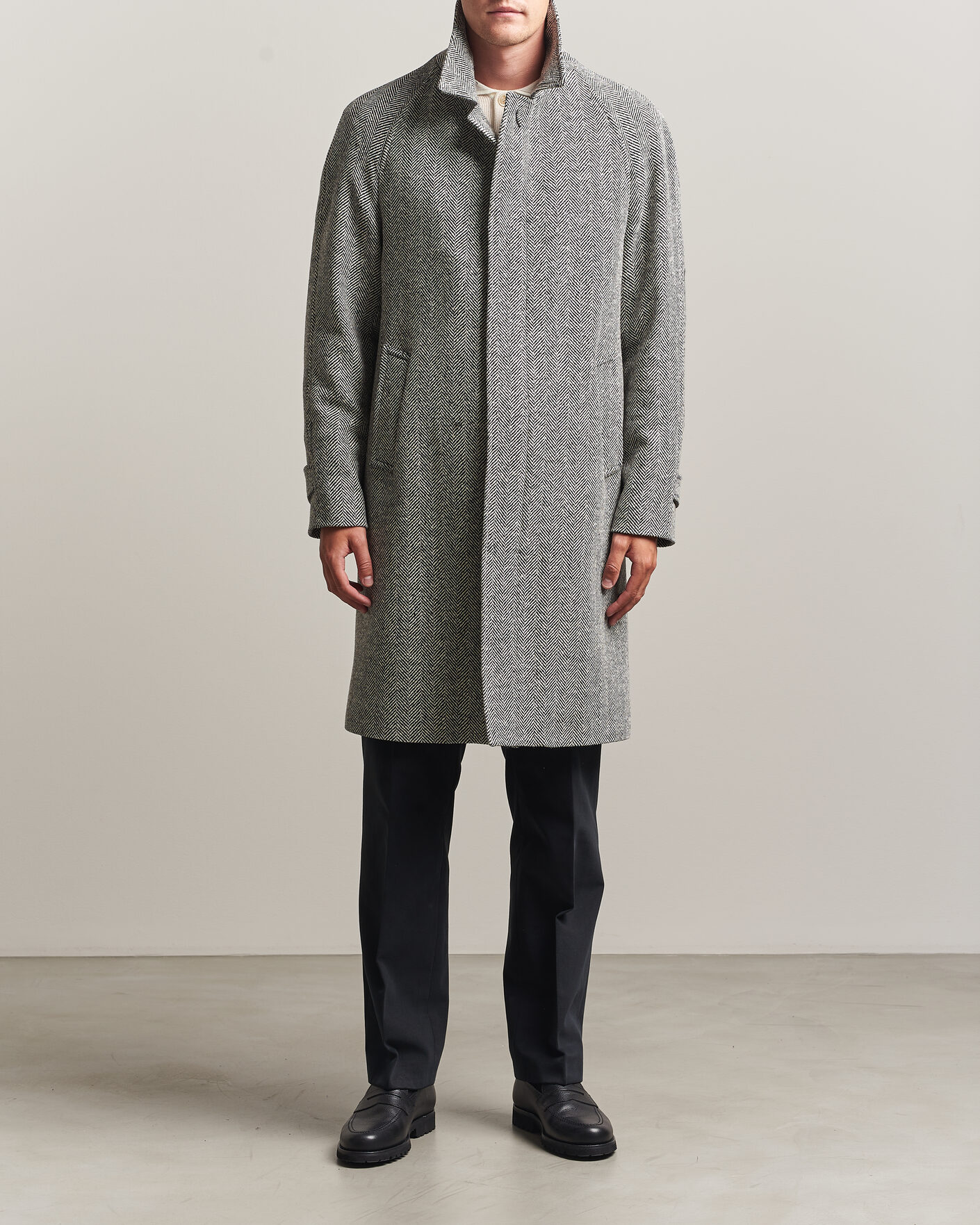 Herre | Jakker | Lardini | Wool Herringbone Raglan Coat Dark Grey