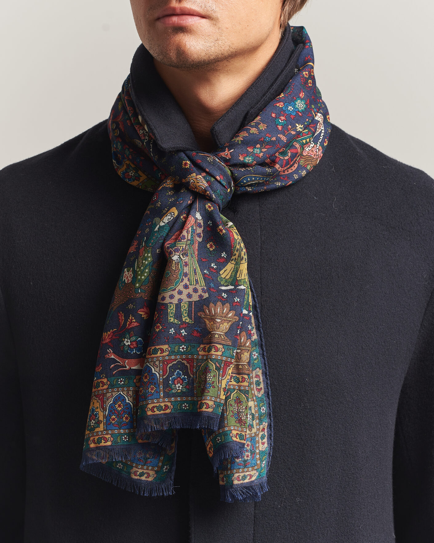 Herre | Scarves | Drake's | Mughal Garden Wool/Silk Scarf Navy