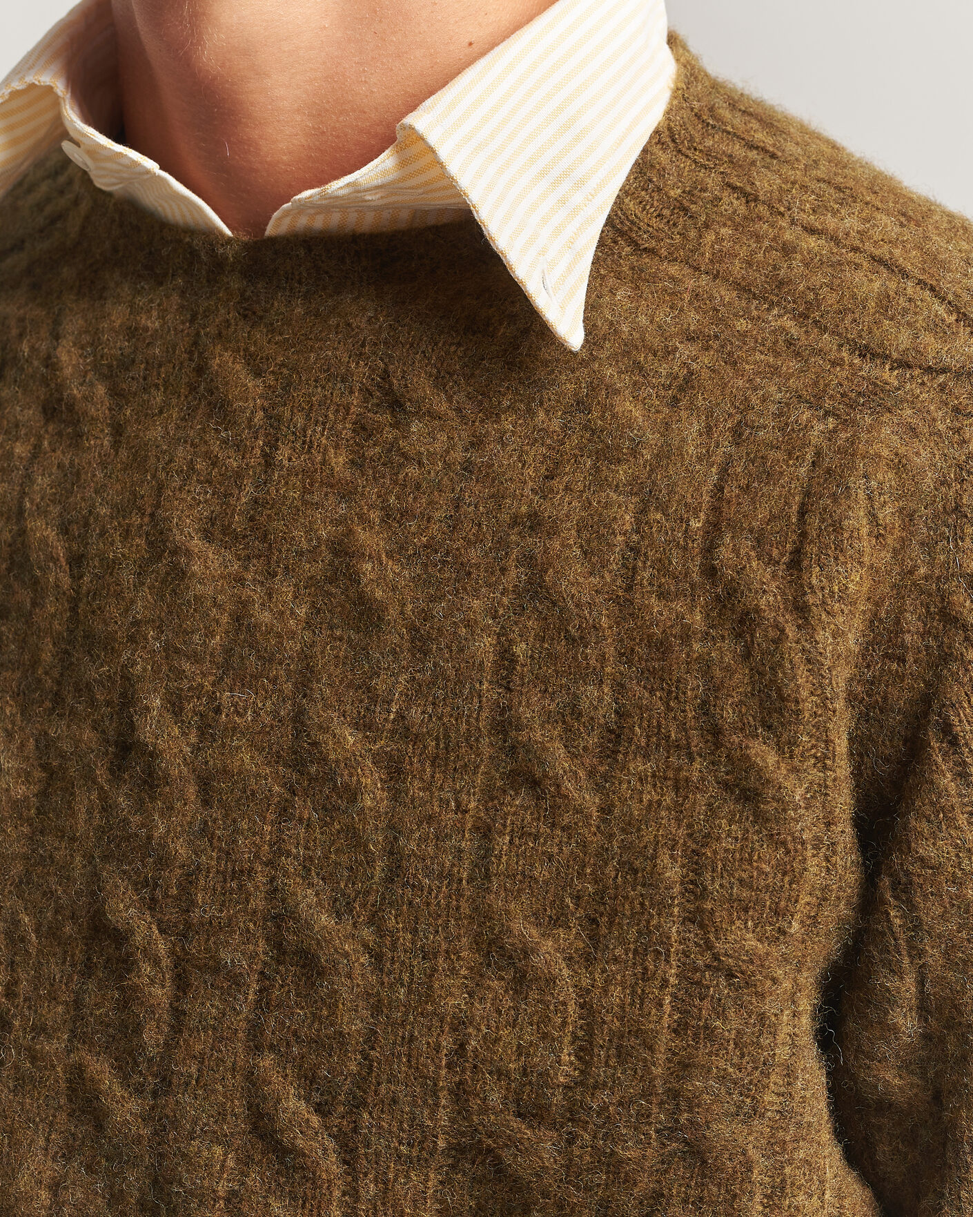 Herre | Gensere | Drake's | Brushed Shetland Cable Crew Moorland Olive