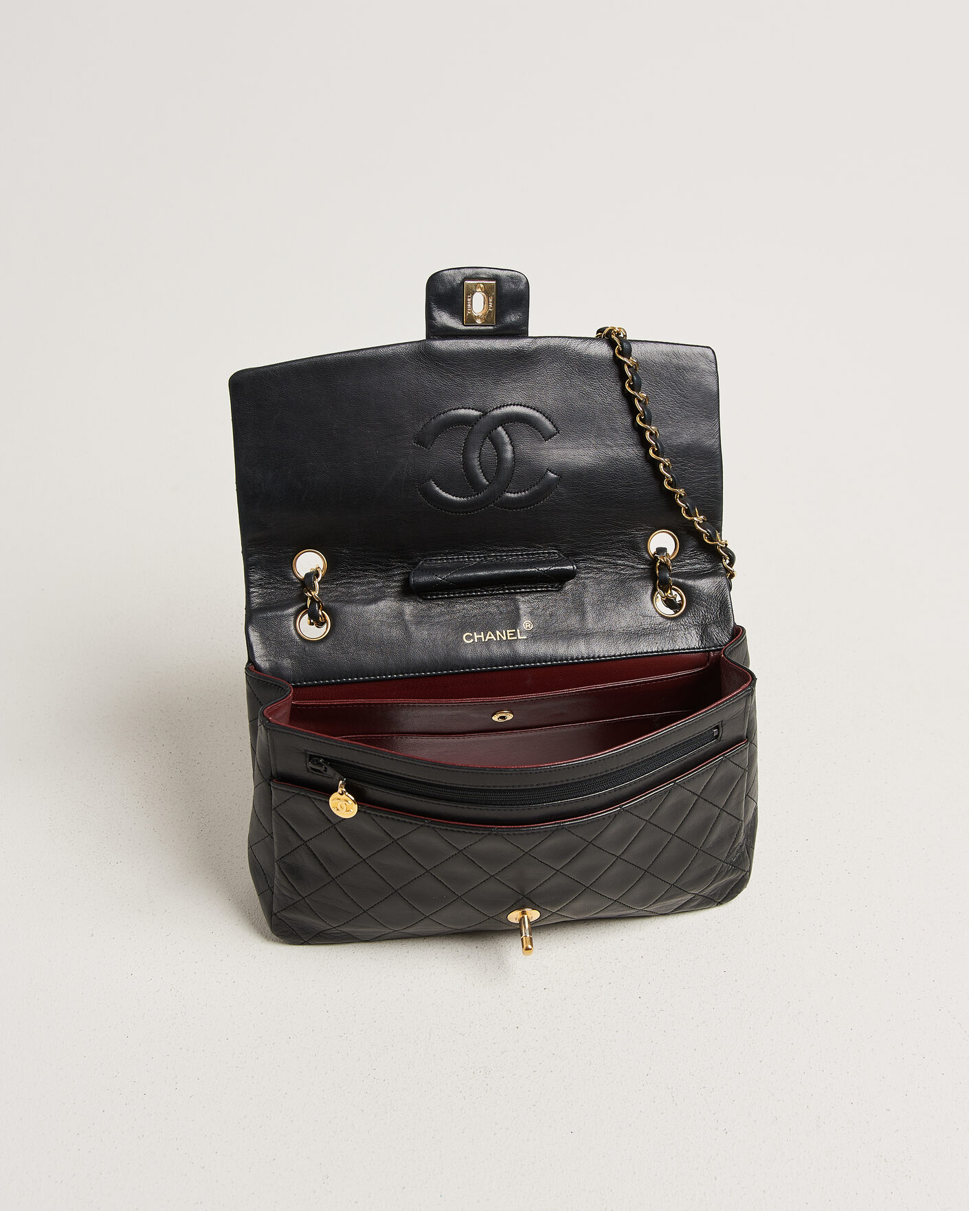 Herre | Pre-Owned & Vintage Bags | Chanel Pre-Owned | Vintage Classic Flap Bag Lambskin Black