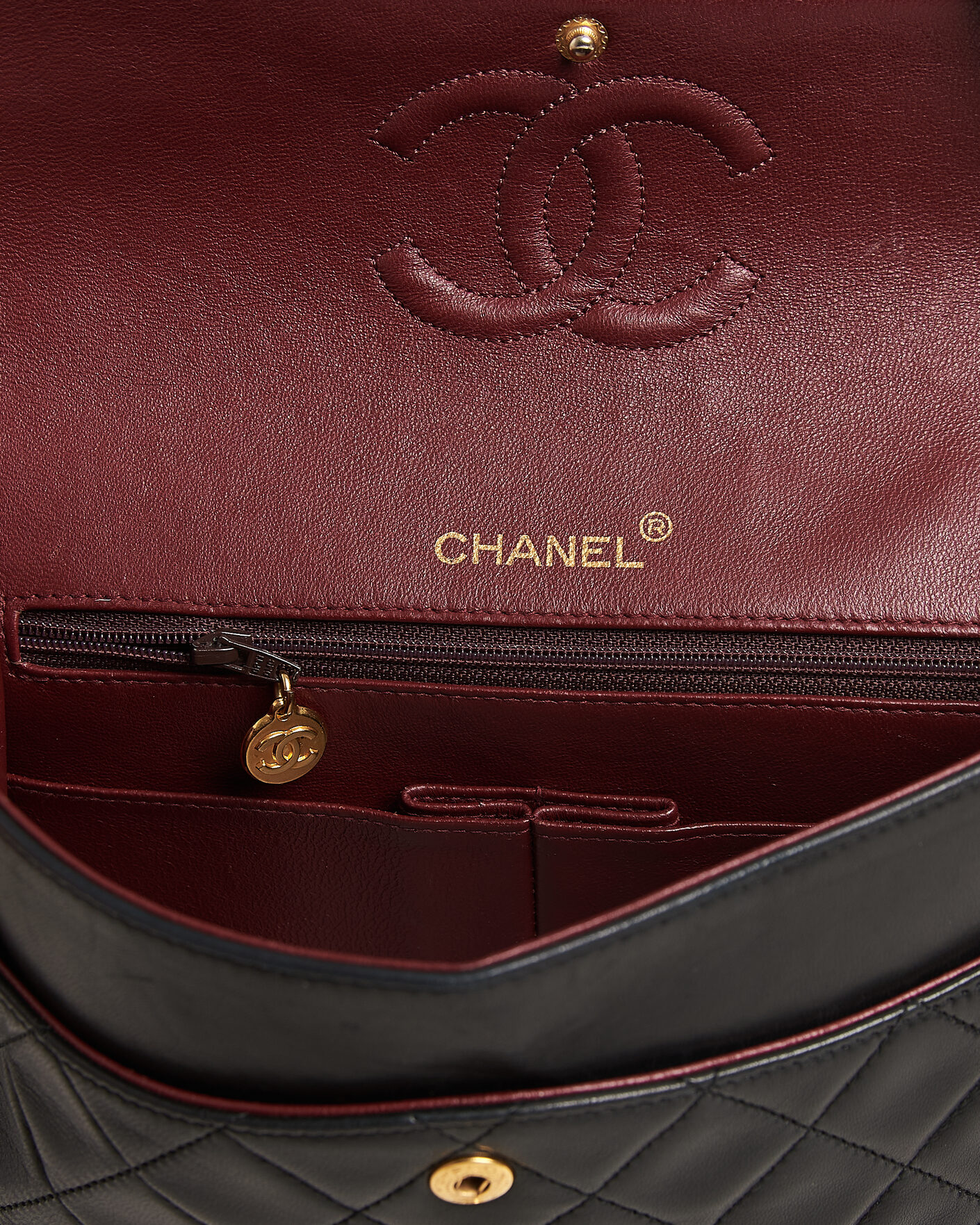 Herre | Pre-Owned & Vintage Bags | Chanel Pre-Owned | Classic Medium Square Double Flap Bag Lambskin Black