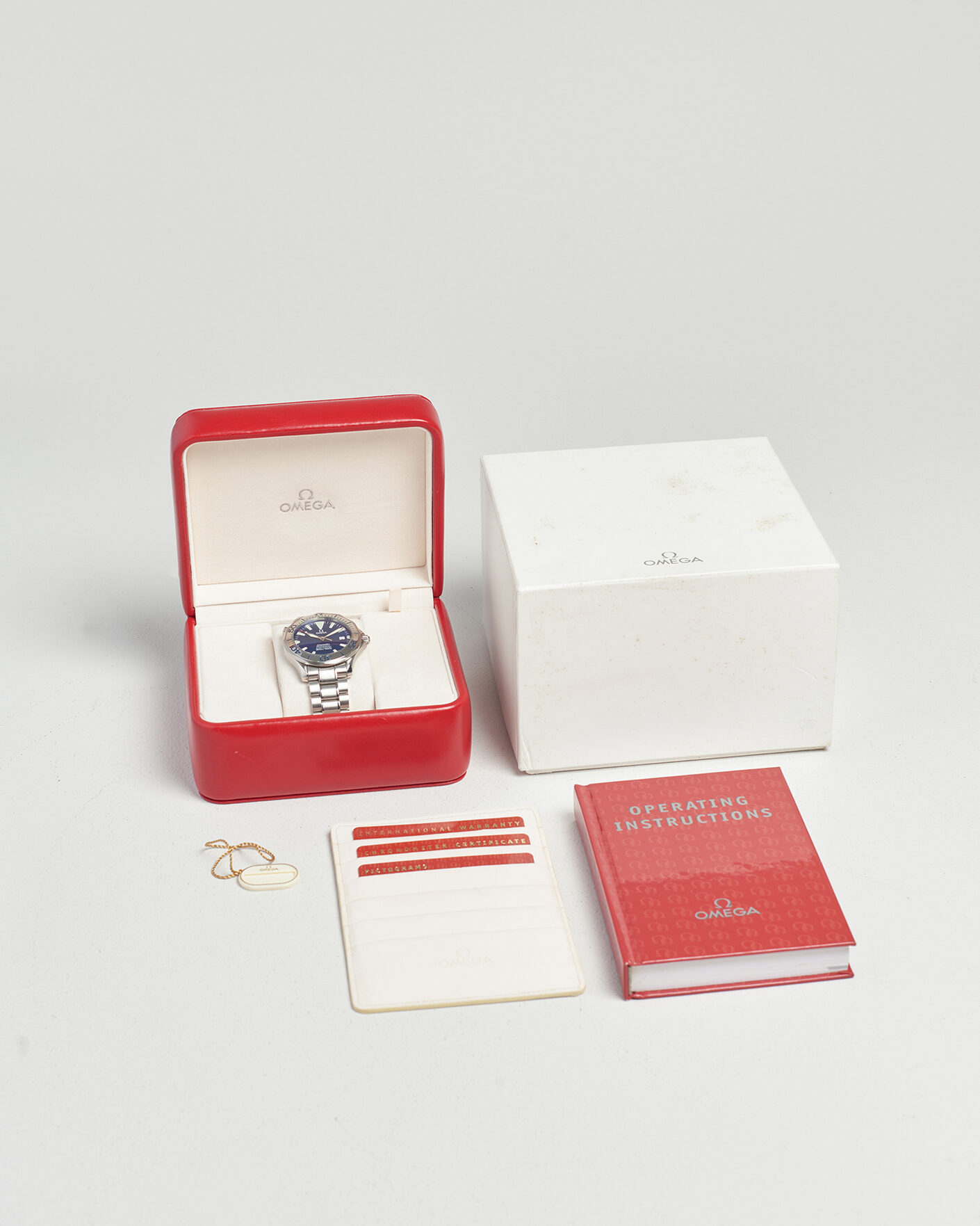 Herre | Pre-Owned & Vintage Watches | Omega Pre-Owned | Seamaster 300M Electric Blue 