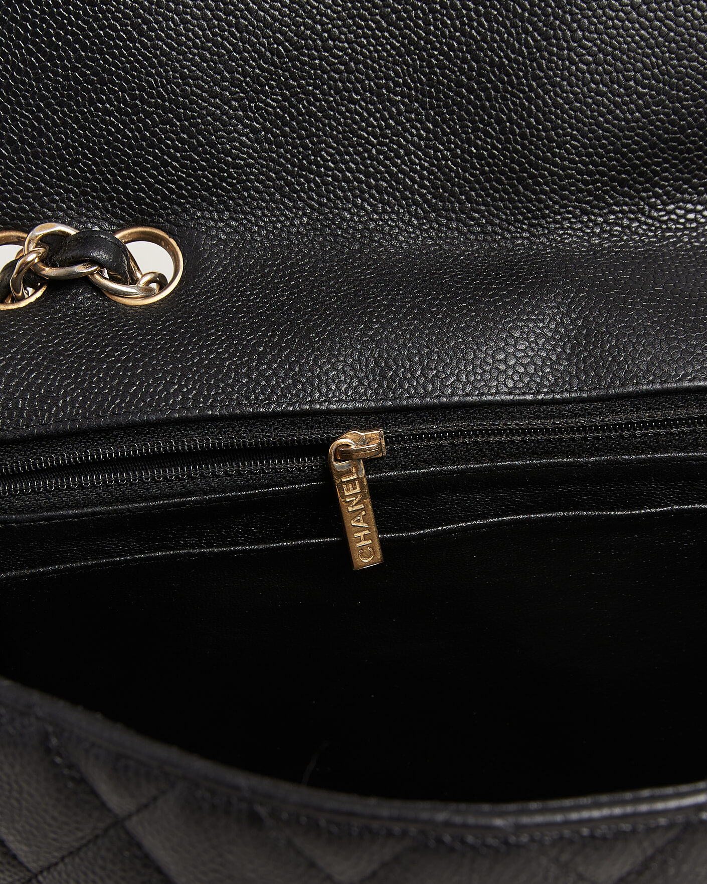 Herre | Pre-Owned & Vintage Bags | Chanel Pre-Owned | Classic Jumbo Single Flap Bag Caviar Black