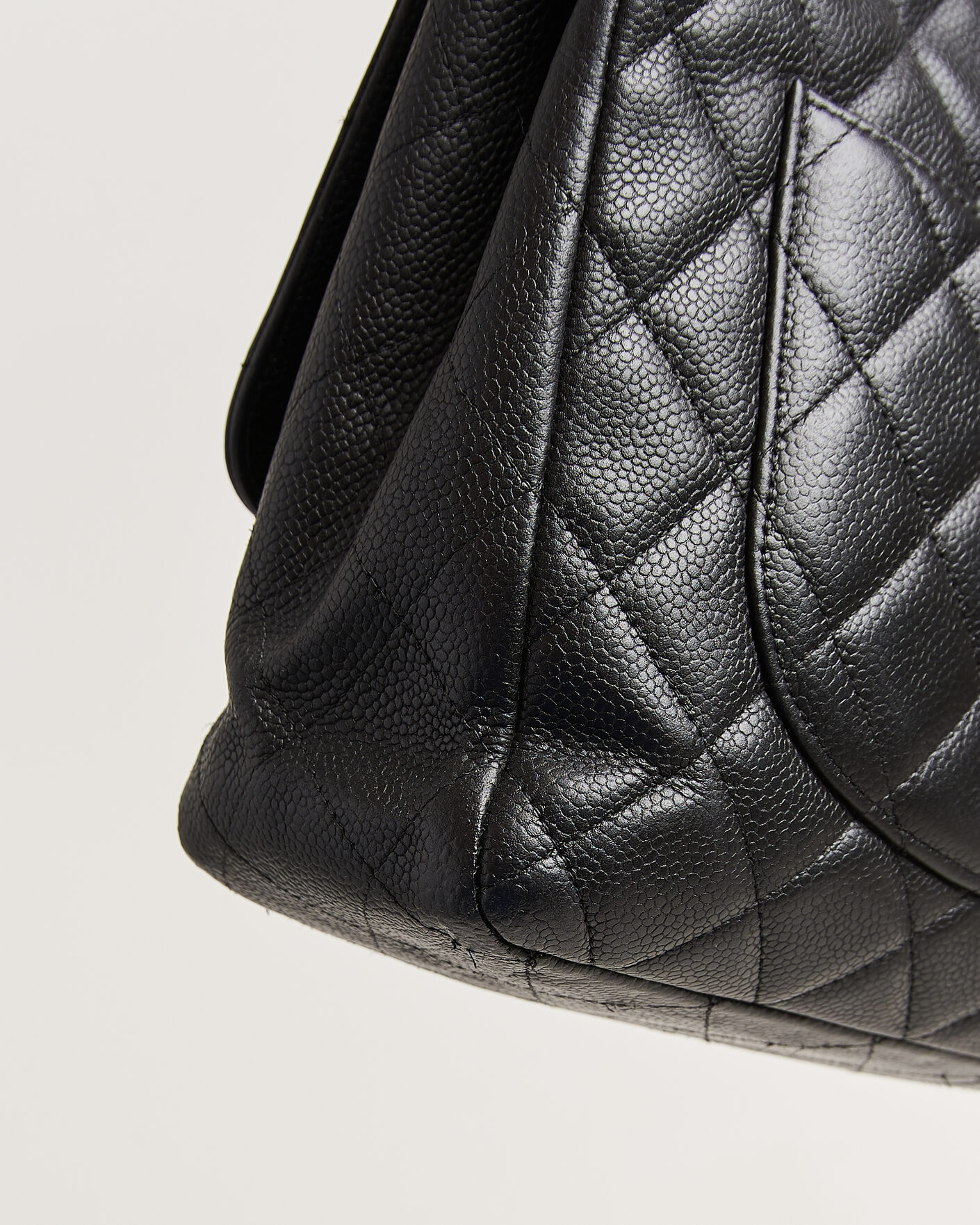 Herre | Pre-Owned & Vintage Bags | Chanel Pre-Owned | Classic Jumbo Single Flap Bag Caviar Black