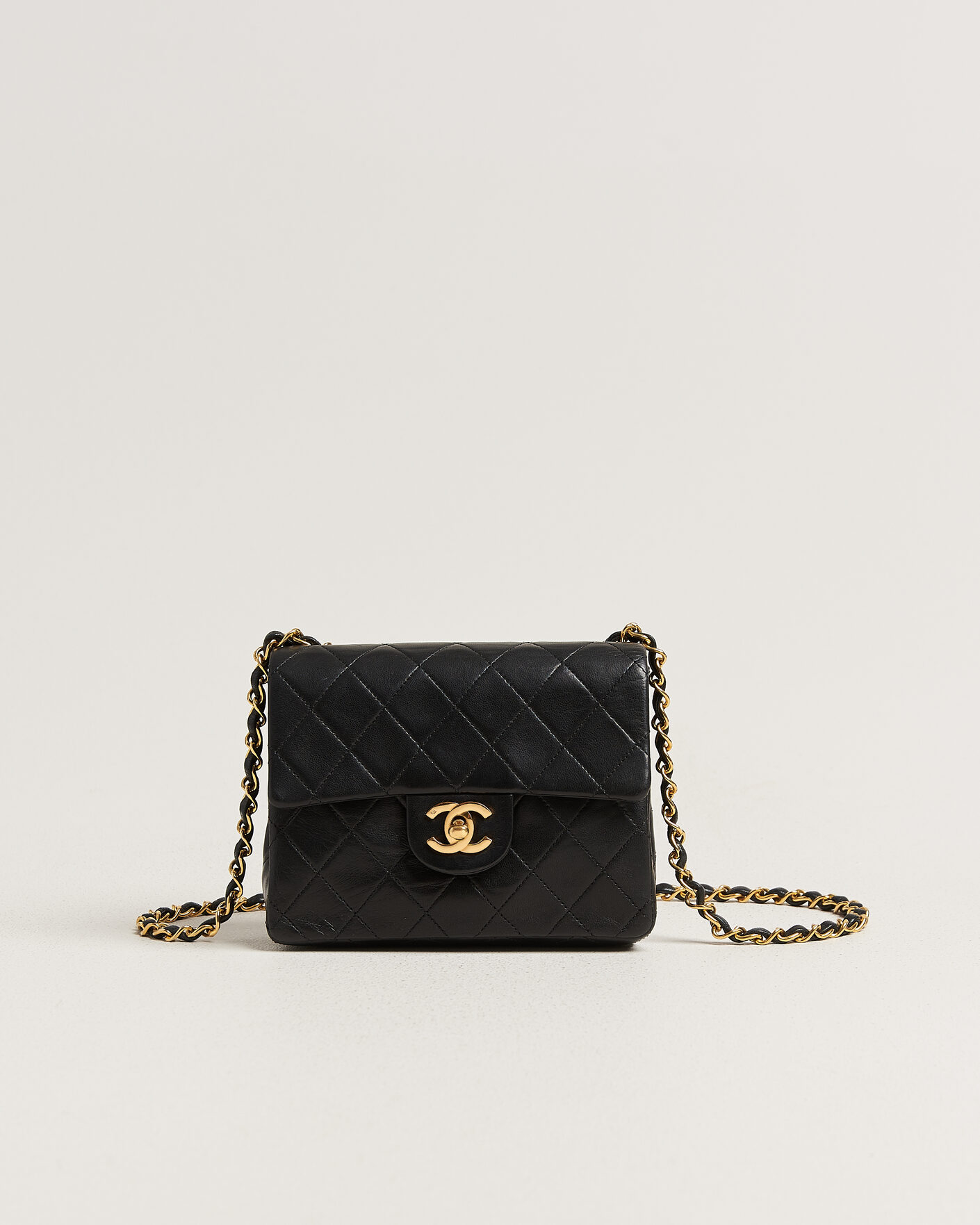 Herre | Pre-Owned & Vintage Bags | Chanel Pre-Owned | Classic Mini Square Single Flap Bag Lambskin Black