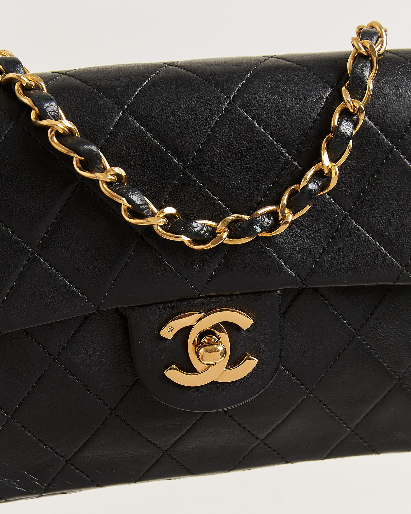Herre | Pre-Owned & Vintage Bags | Chanel Pre-Owned | Classic Mini Square Single Flap Bag Lambskin Black