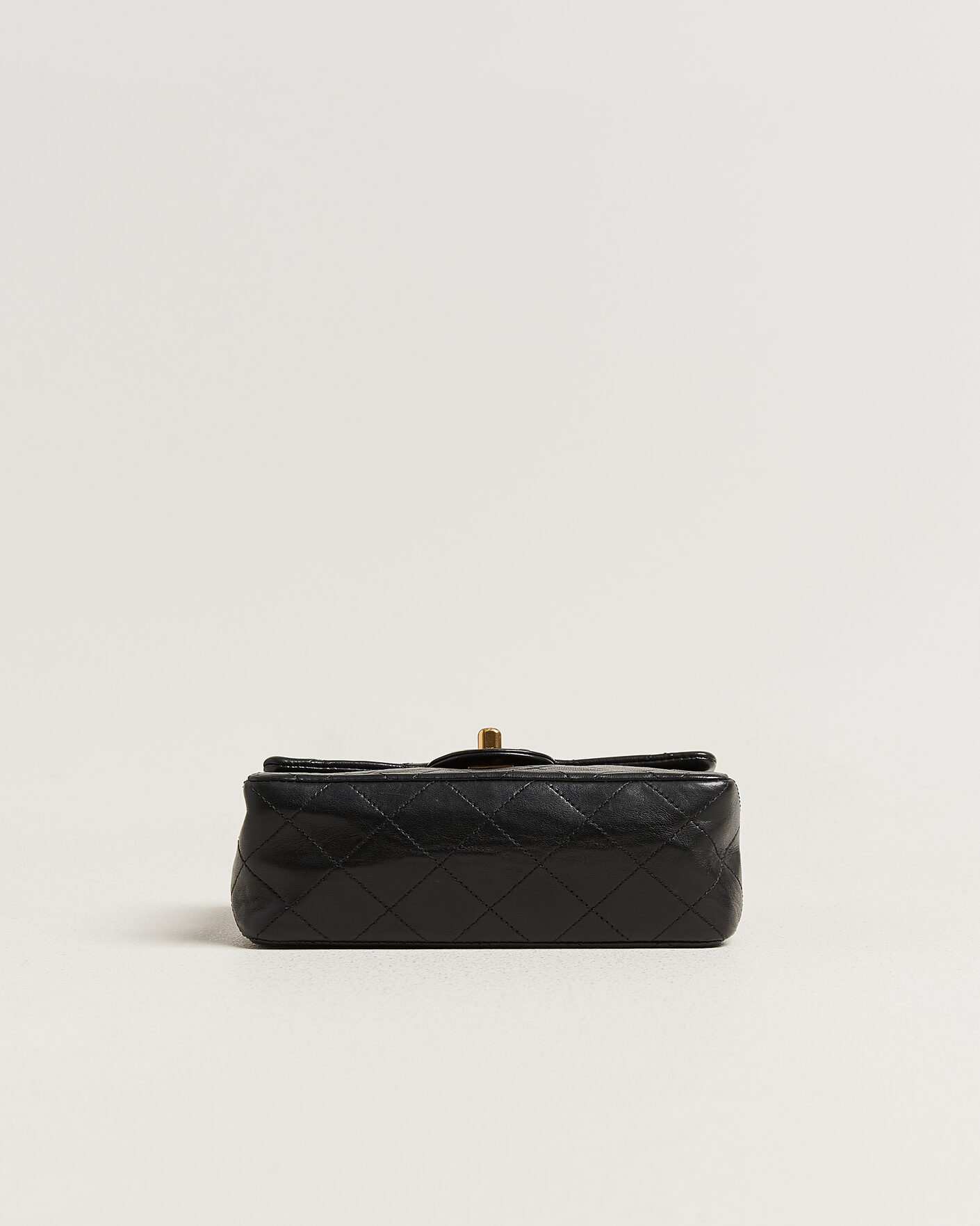 Herre | Pre-Owned & Vintage Bags | Chanel Pre-Owned | Classic Mini Square Single Flap Bag Lambskin Black