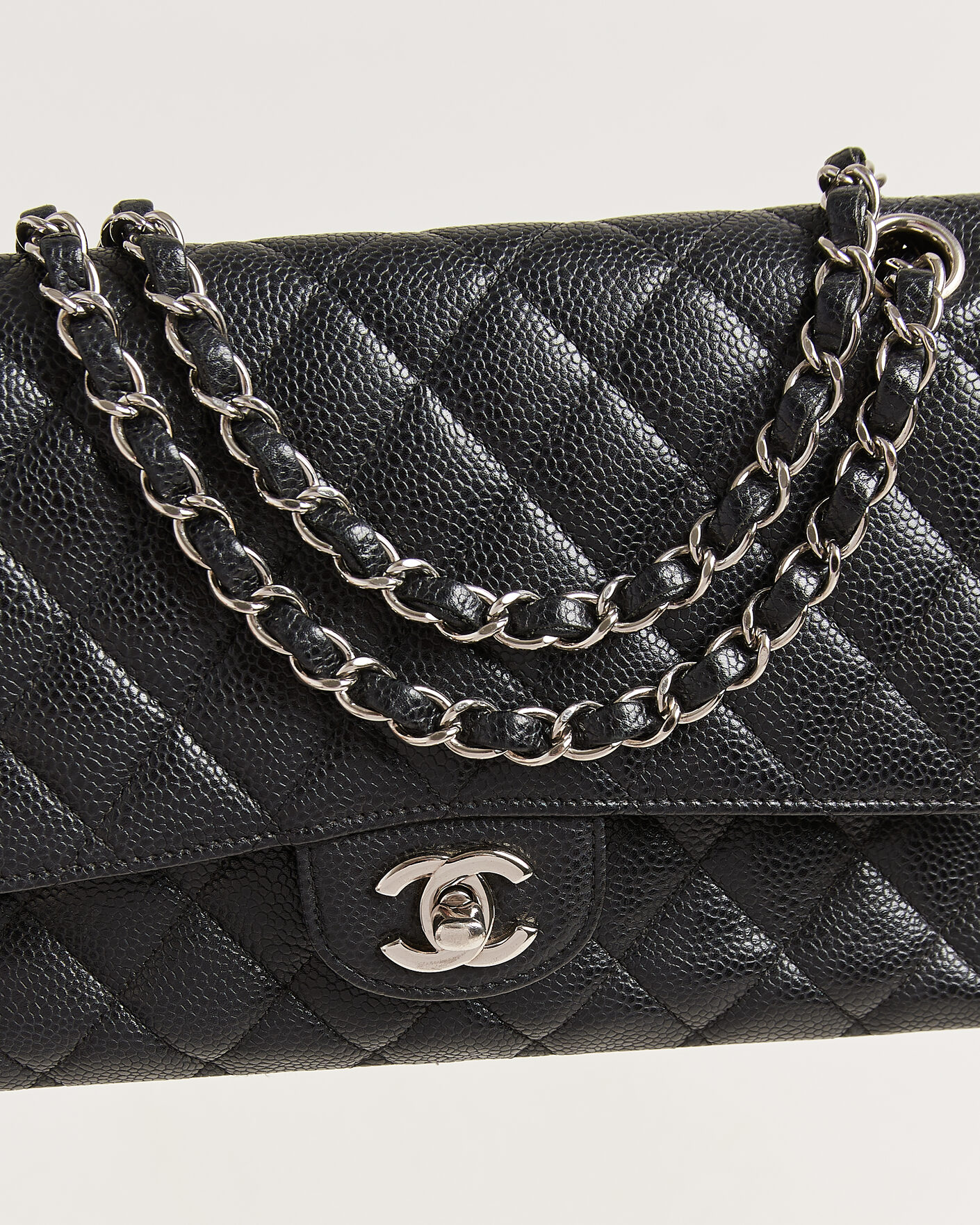 Herre | Pre-Owned & Vintage Bags | Chanel Pre-Owned | Classic Medium Single Flap Bag Caviar Black