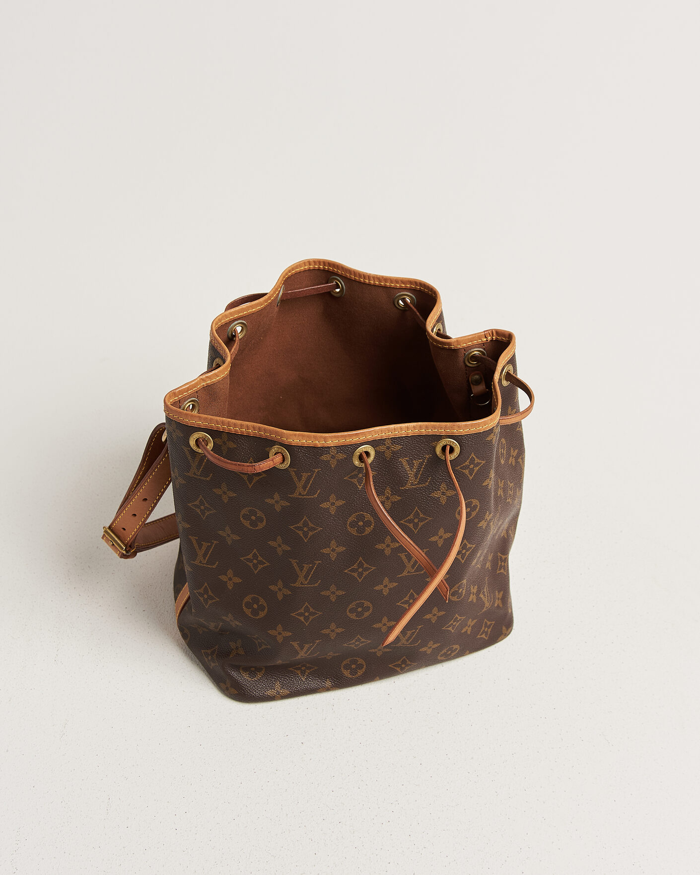 Herre | Pre-Owned & Vintage Bags | Louis Vuitton Pre-Owned | Petit Noé Monogram