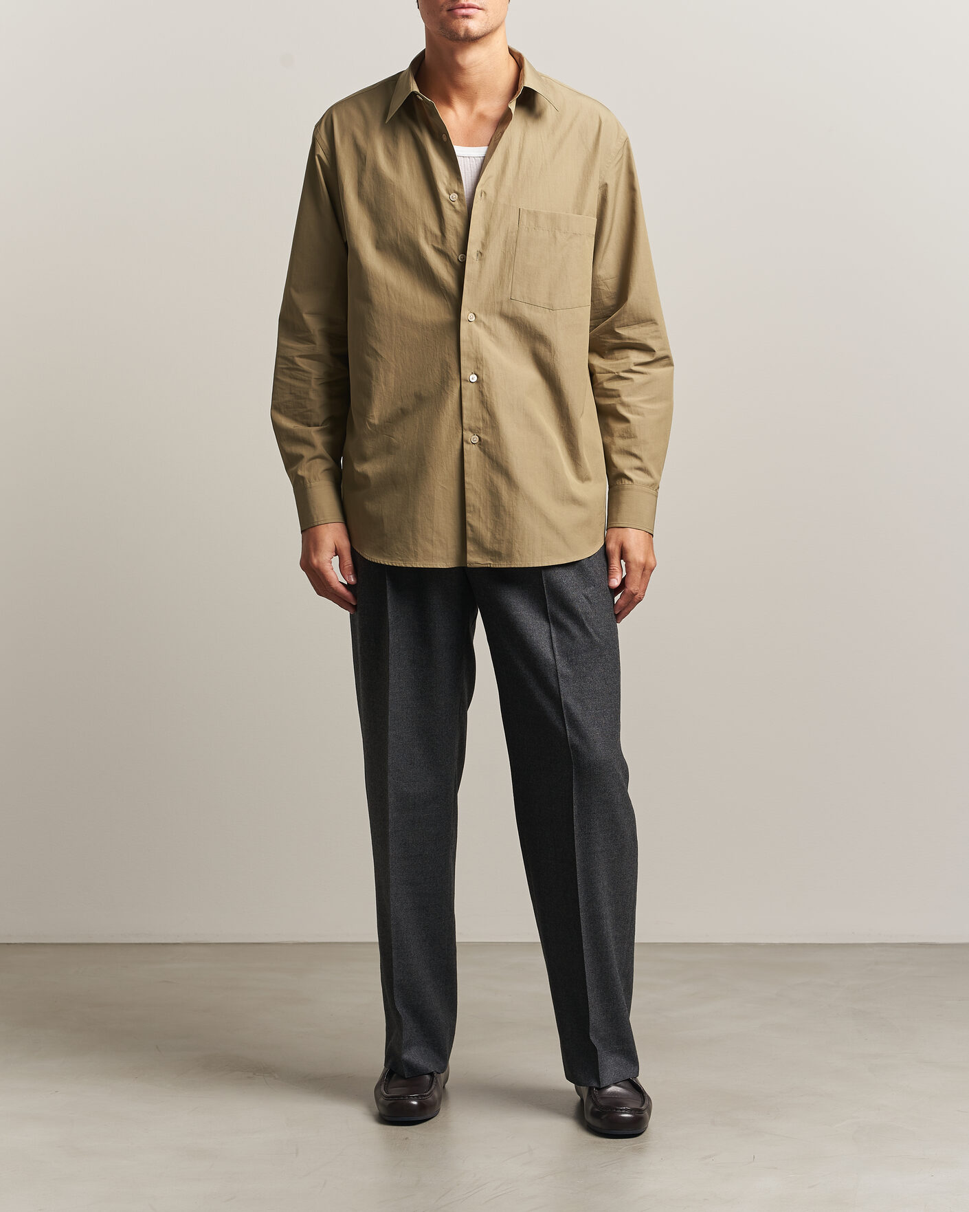 Herre | Skjorter | Auralee | Finx Light Weather Chambray Shirt Olive Brown