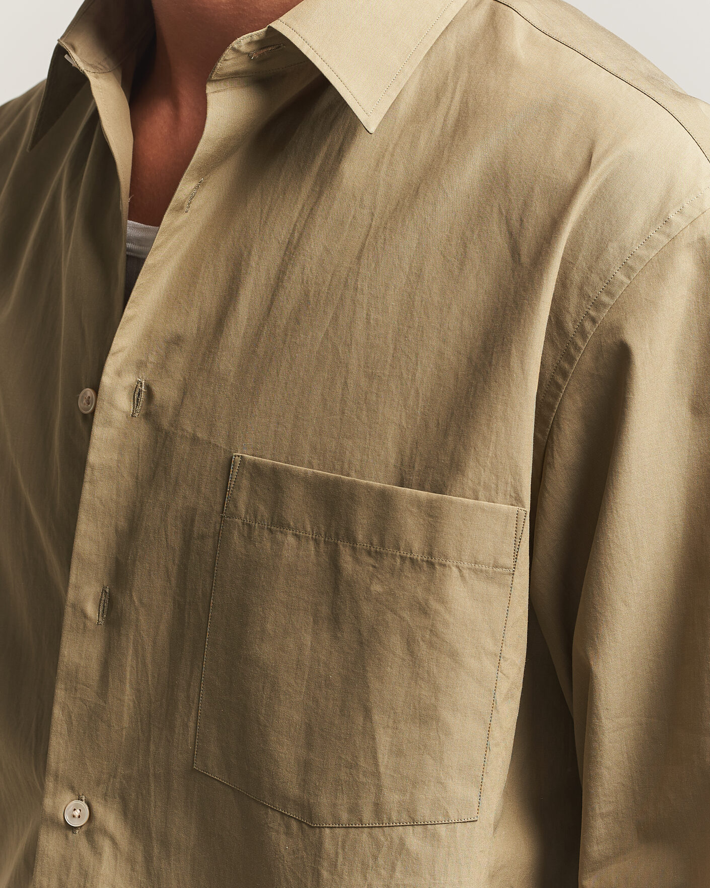 Herre | Skjorter | Auralee | Finx Light Weather Chambray Shirt Olive Brown