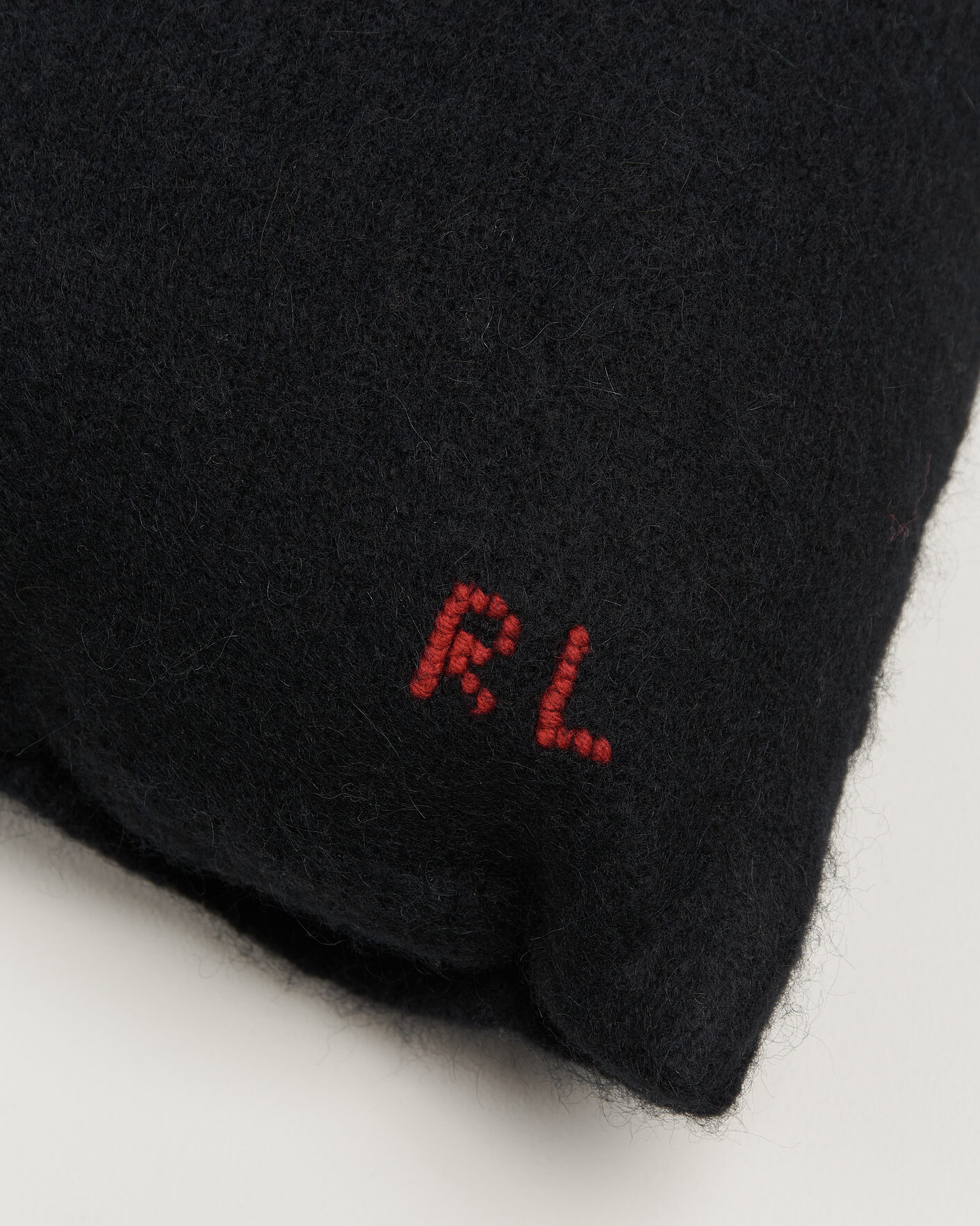 Herre | Til hjemmet | Ralph Lauren Home | Ralph & Ricky Bear Wool/Alpaca Pillow Black