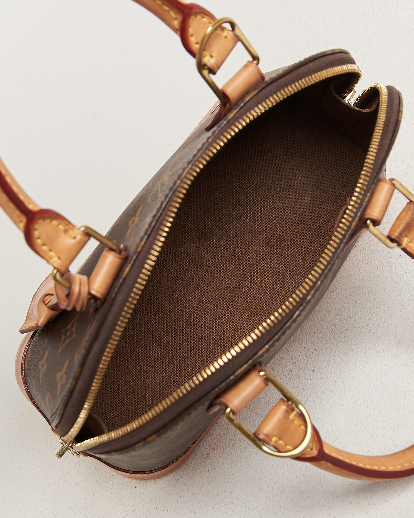 Herre | Pre-Owned & Vintage Bags | Louis Vuitton Pre-Owned | Alma BB Monogram