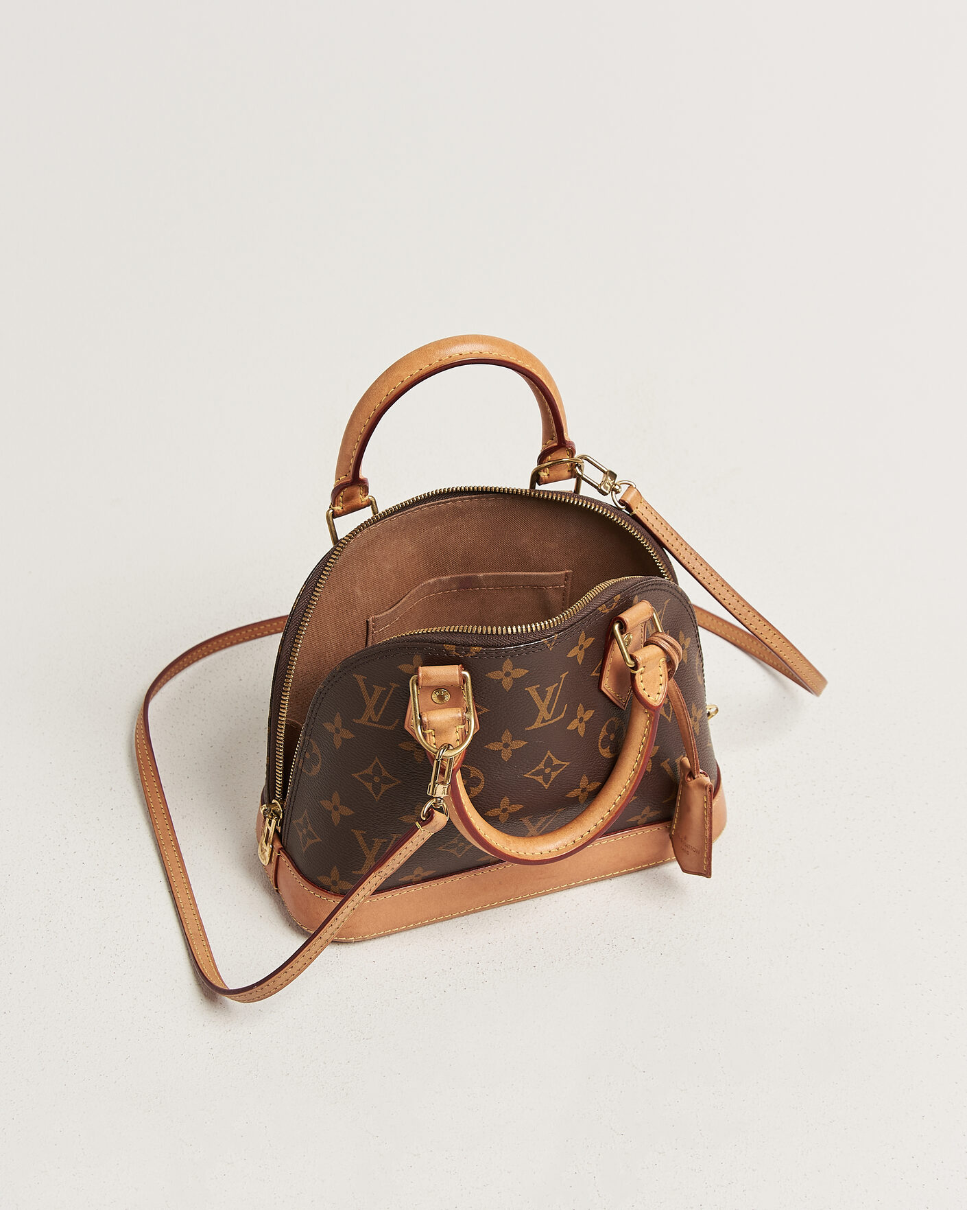 Herre | Pre-Owned & Vintage Bags | Louis Vuitton Pre-Owned | Alma BB Monogram