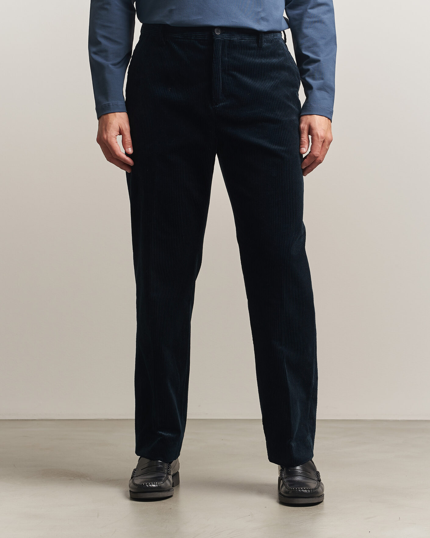 Herre | Bukser | Filippa K | Julian Corduroy Chino Trousers Dark Navy