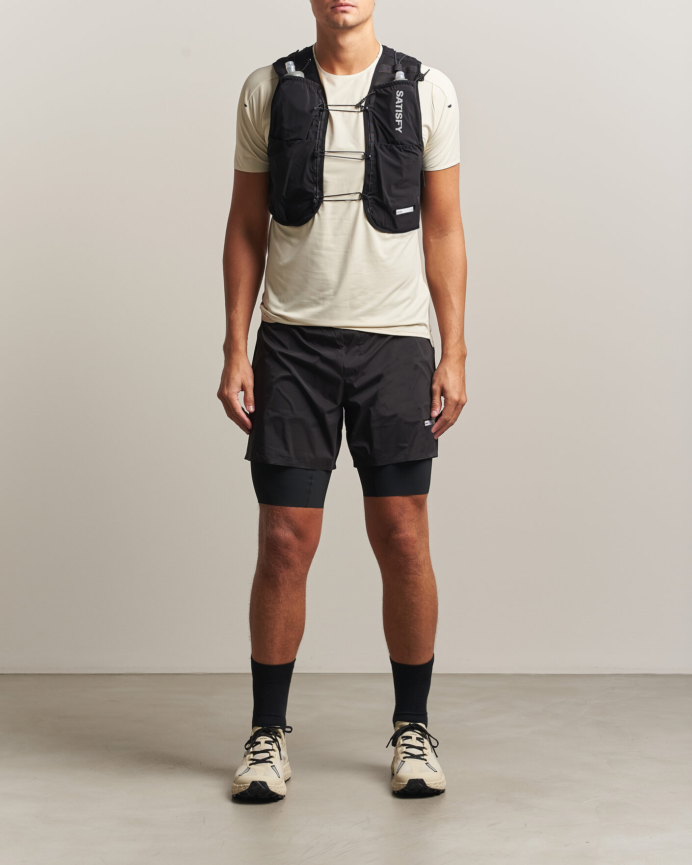Herre | Active Assesoarer | Satisfy | TechSilk Drift Cordura 5L Hydration Vest Black