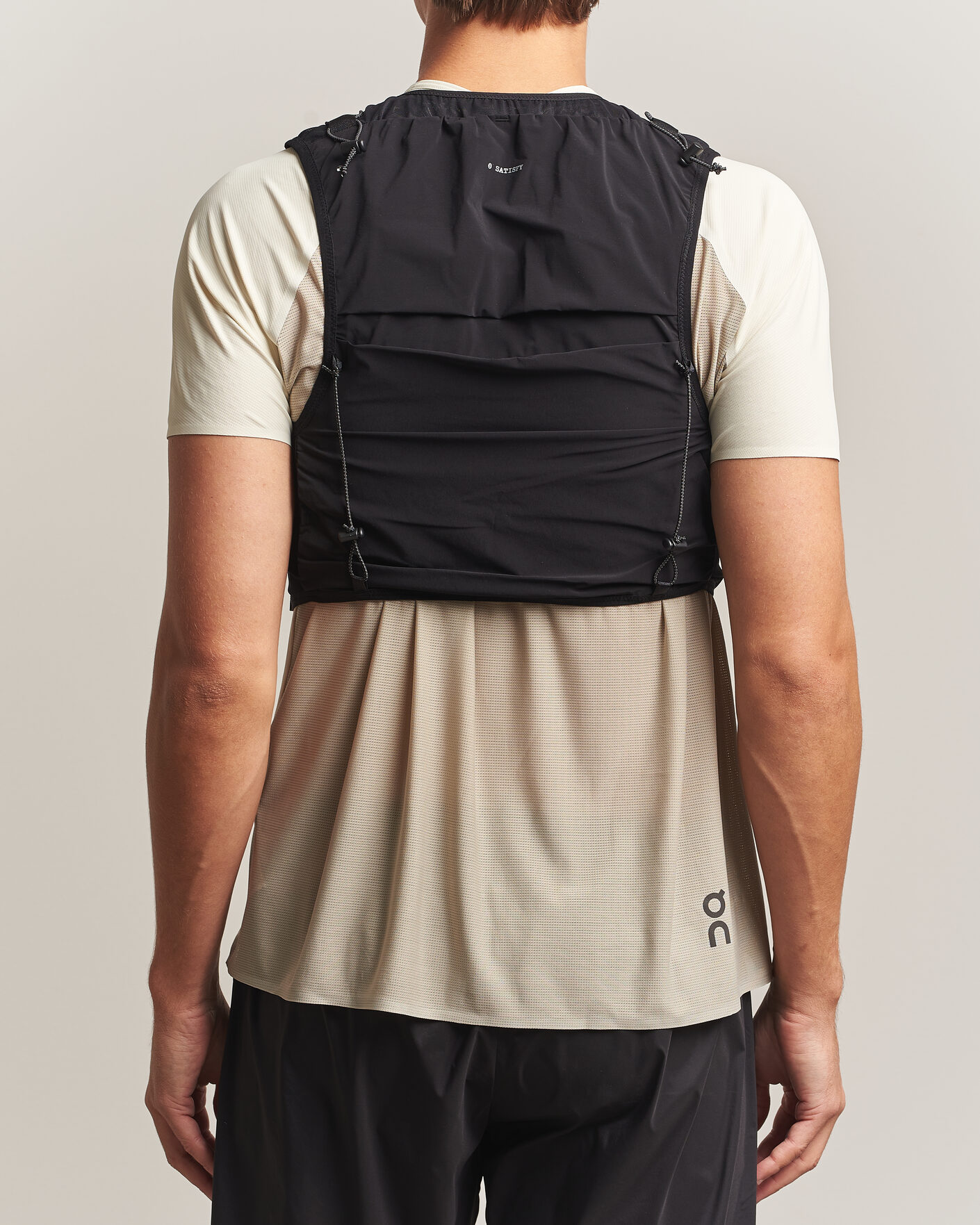 Herre | Active Assesoarer | Satisfy | TechSilk Drift Cordura 5L Hydration Vest Black