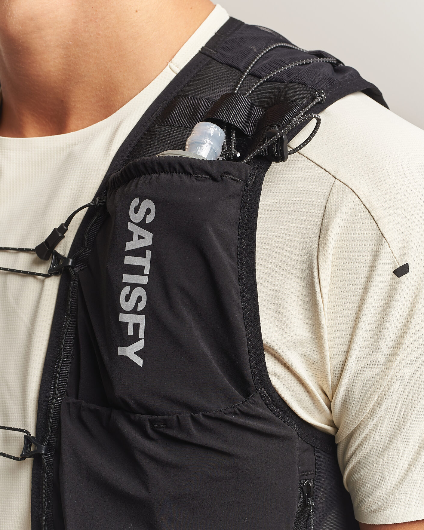 Herre | Active Assesoarer | Satisfy | TechSilk Drift Cordura 5L Hydration Vest Black