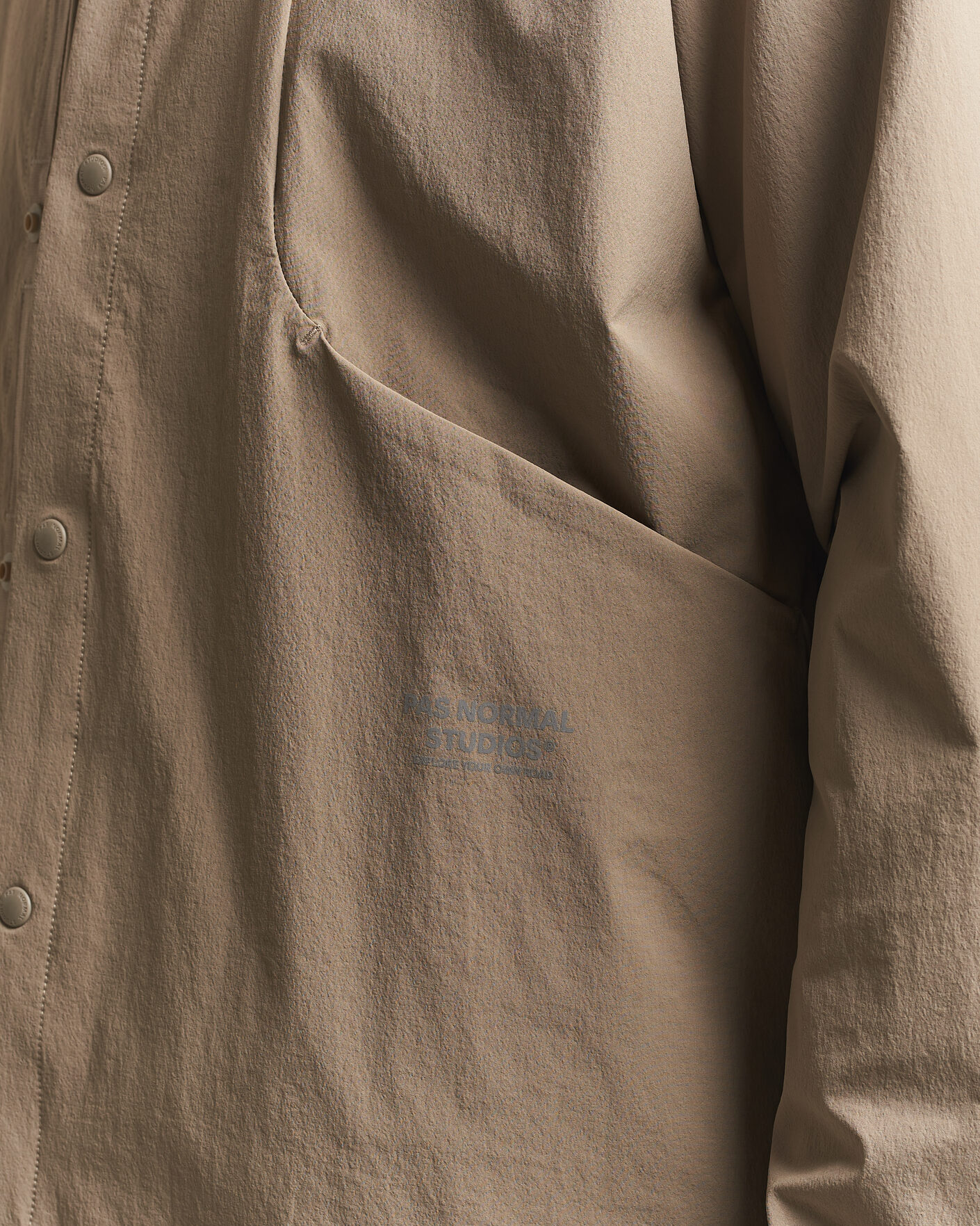Herre | Skjorter | Pas Normal Studios | Off-Race Tech Shirt Dusty Earth